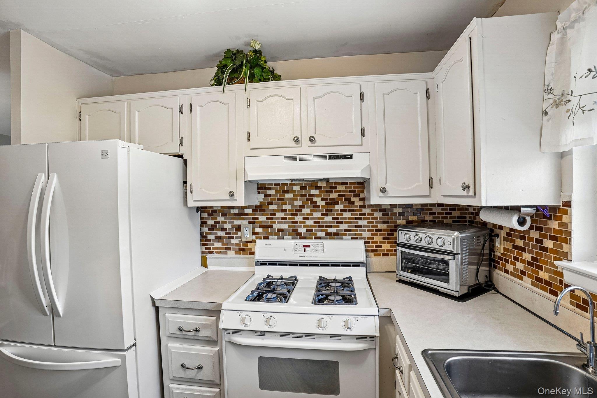 15 Doxbury Lane Property Photo 10