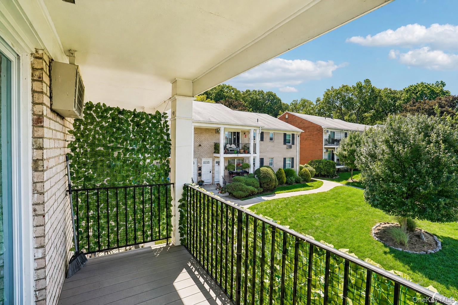 15 Doxbury Lane Property Photo 16