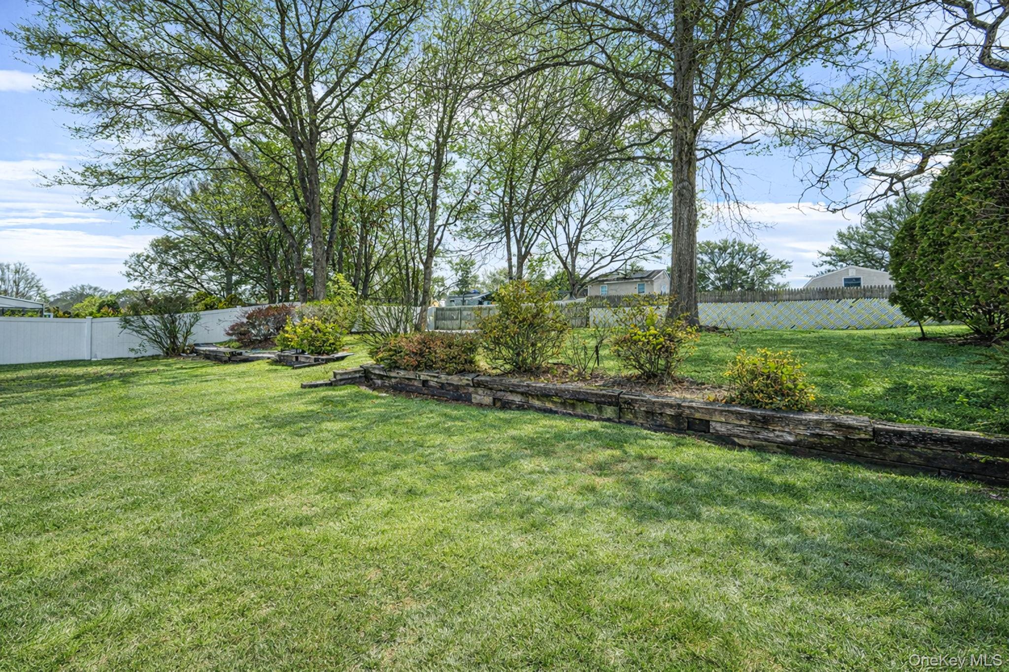 22 Meyer Lane Property Photo 10