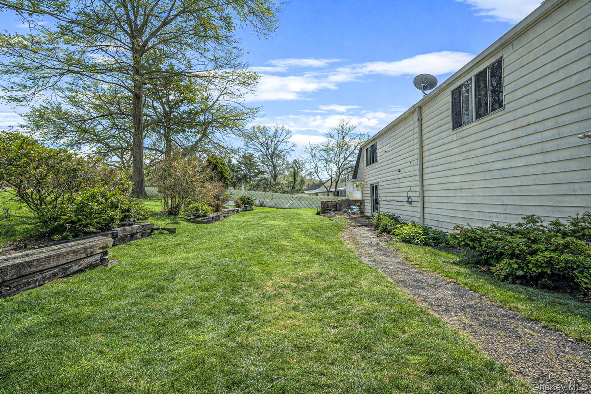 22 Meyer Lane Property Photo 11