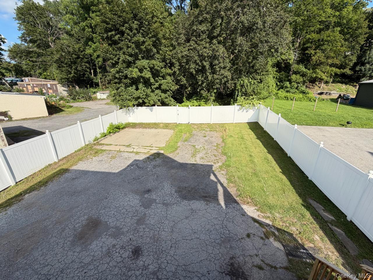 215 N Hamilton Street 2 Property Photo 5