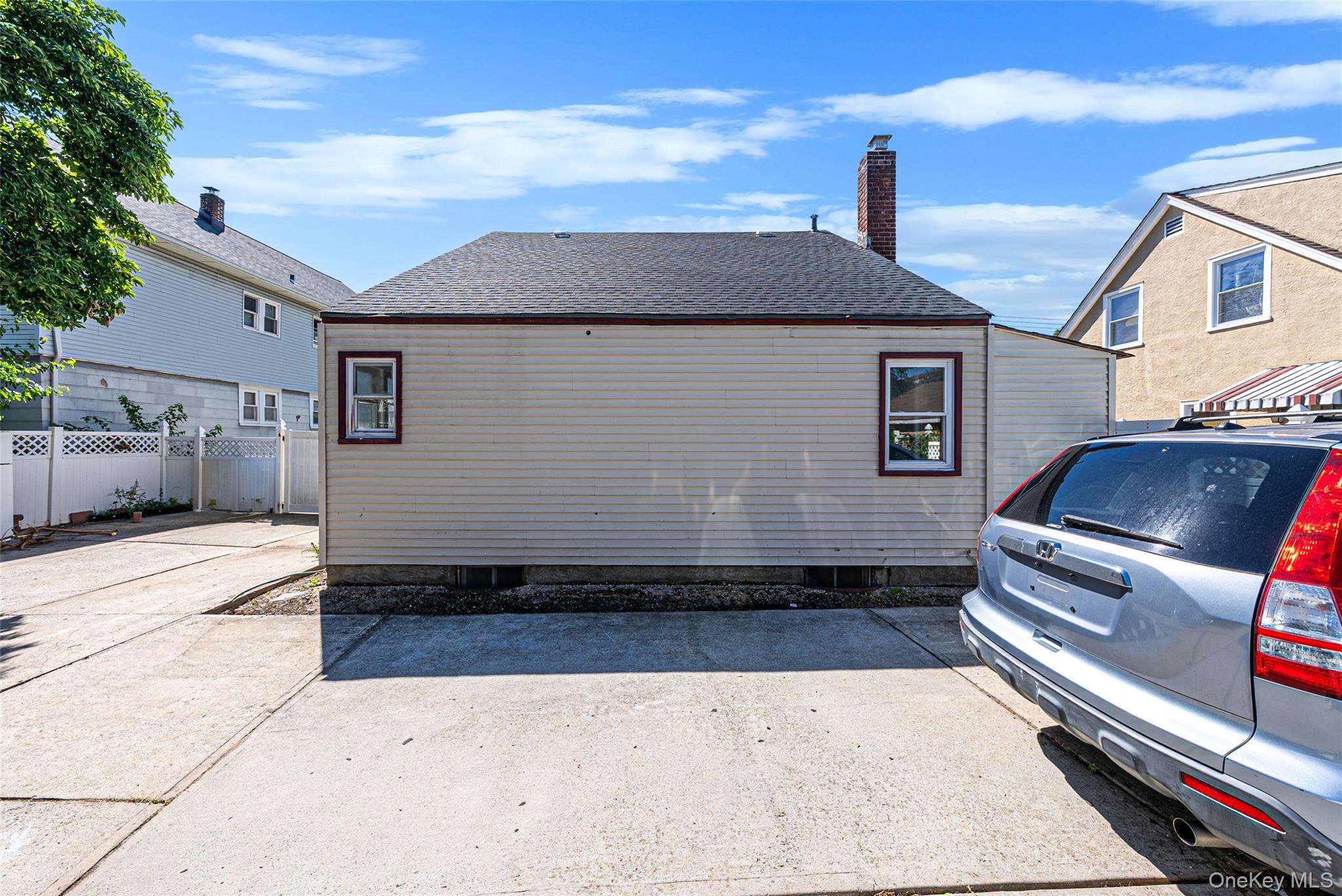 231 Cedar Street Property Photo 6