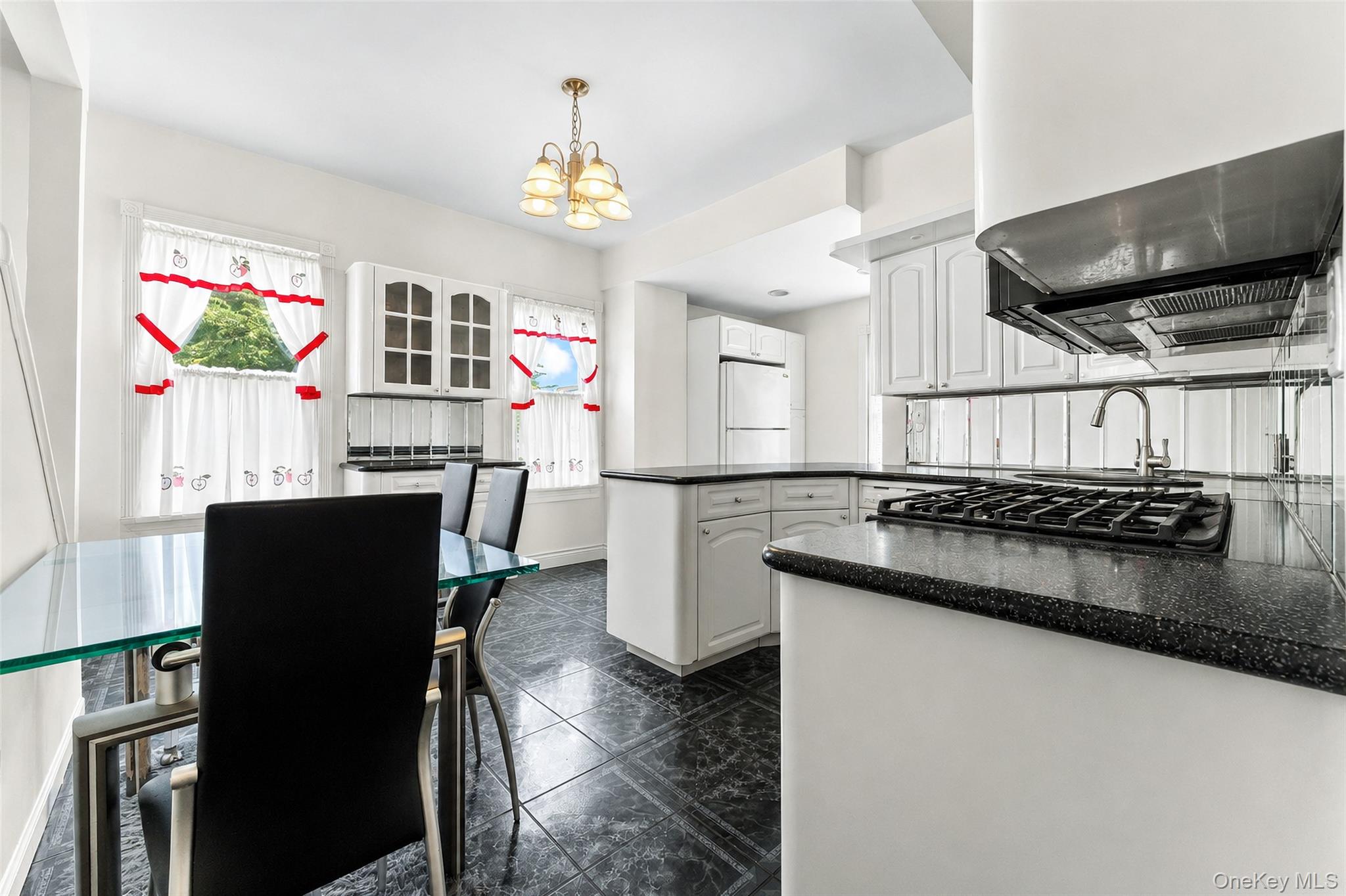 871 Rockaway Avenue Property Photo 15