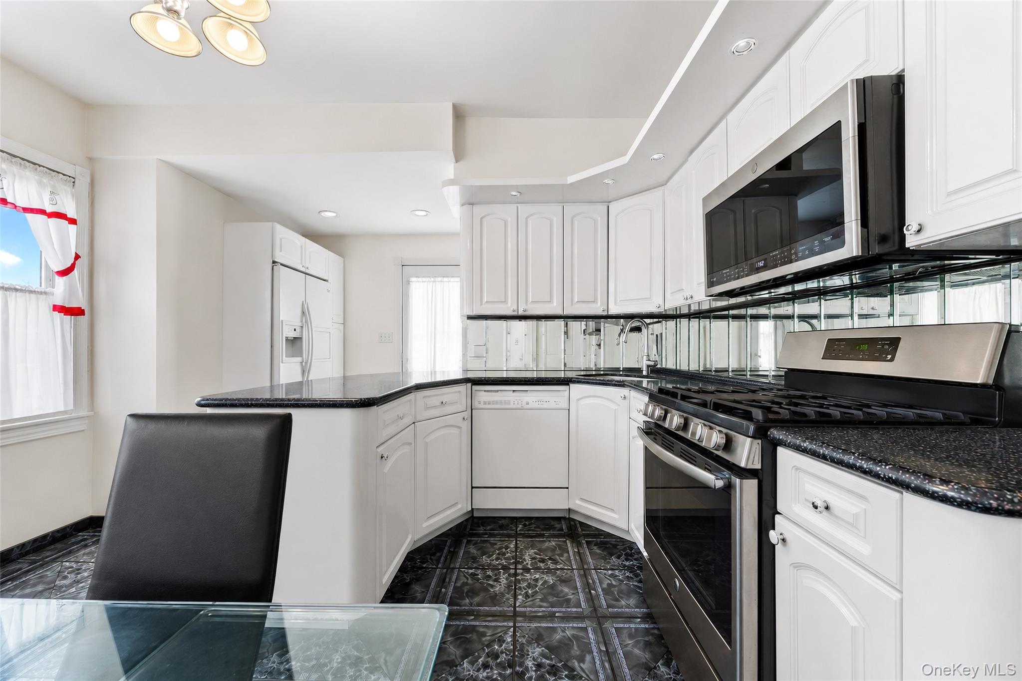 871 Rockaway Avenue Property Photo 16