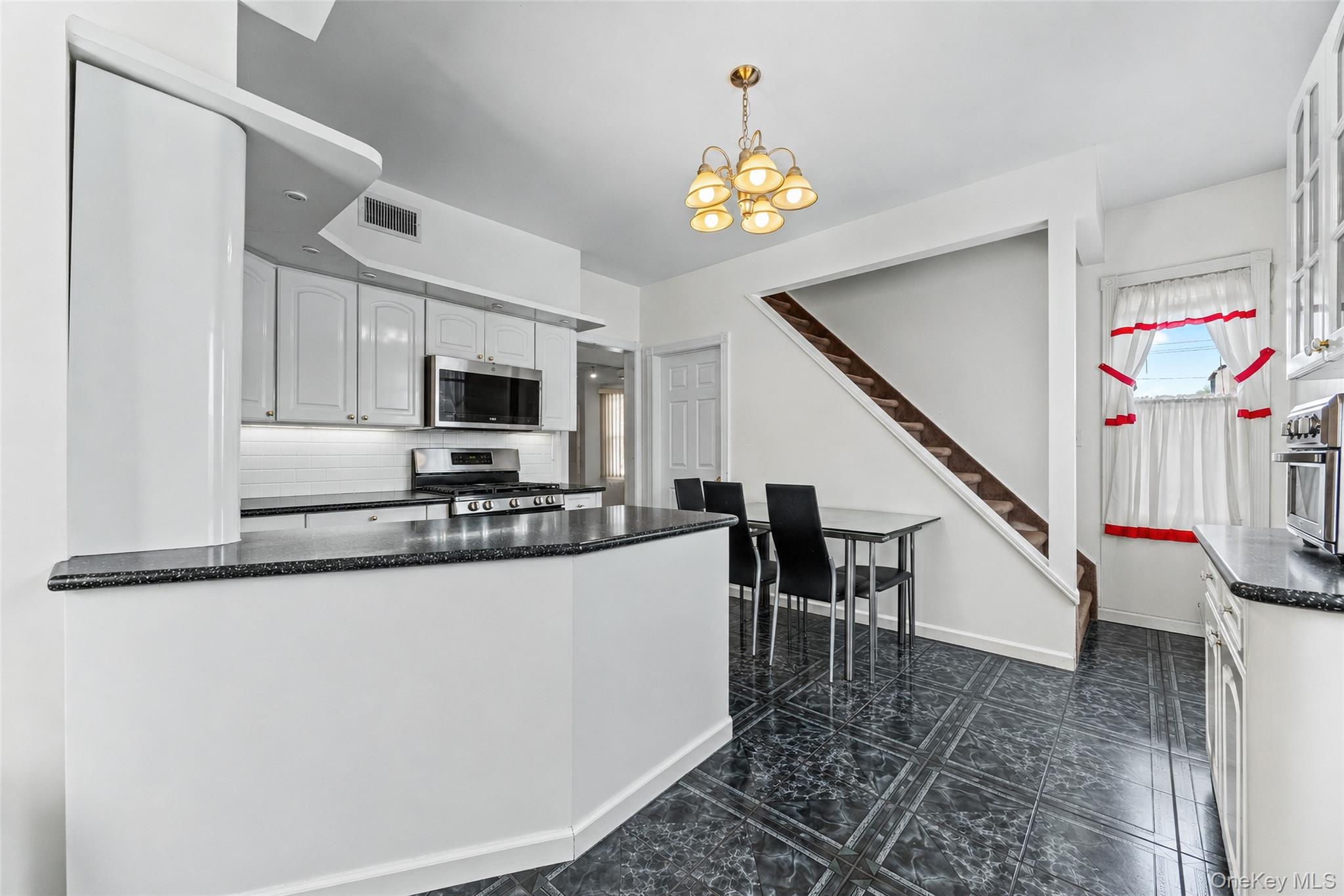 871 Rockaway Avenue Property Photo 19