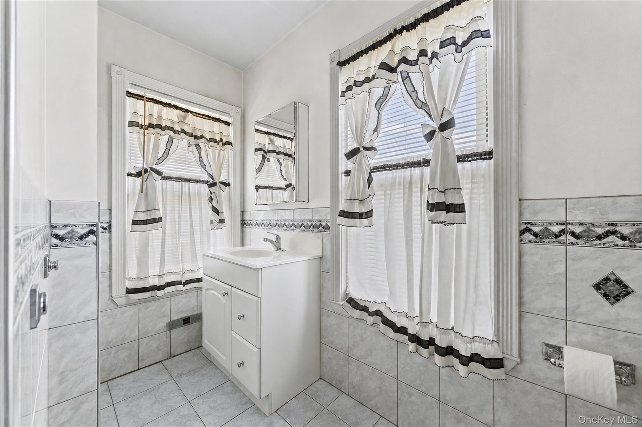 871 Rockaway Avenue Property Photo 28