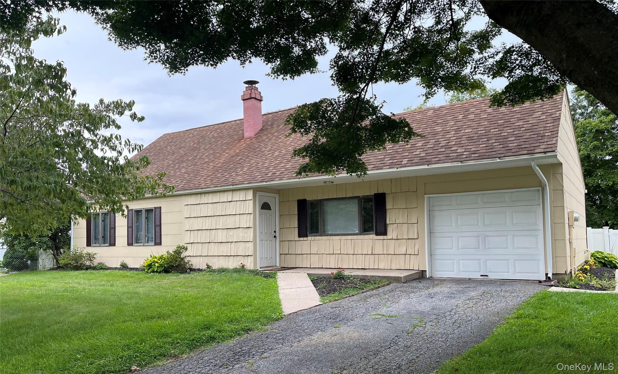 88 Matsunaye Drive Property Photo 1