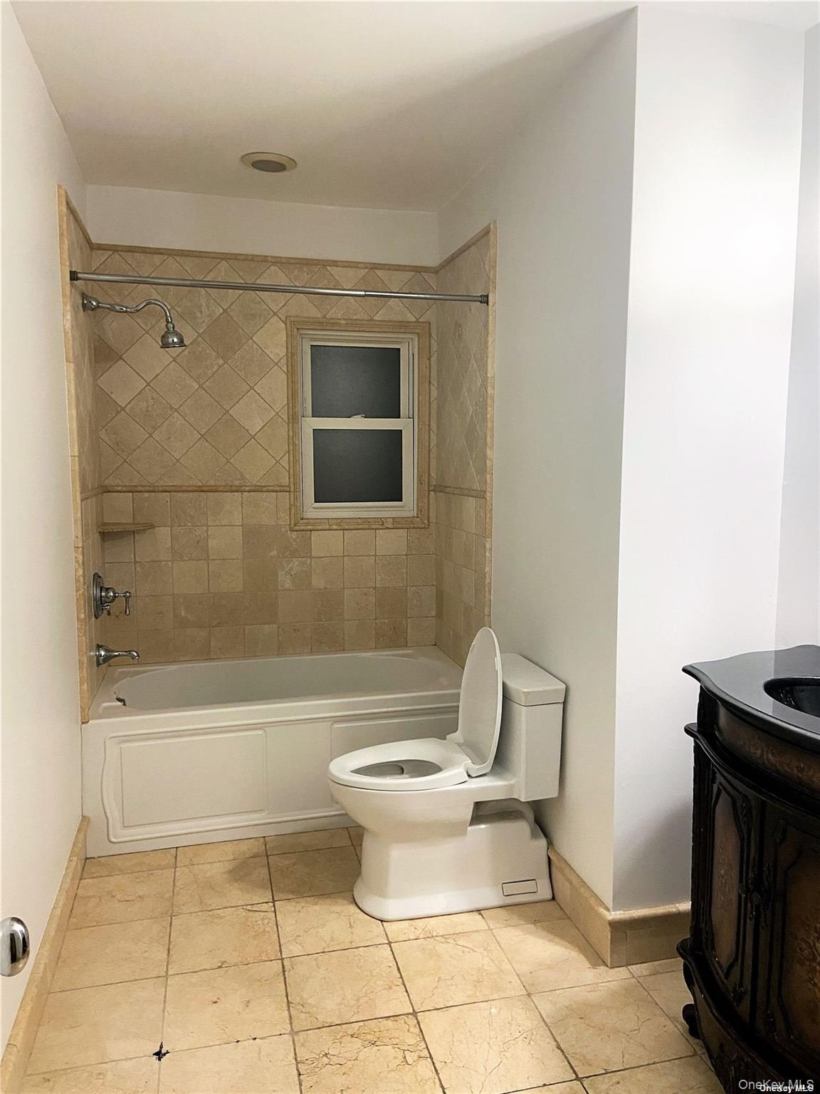 312 E Beech Street Main Property Photo 7