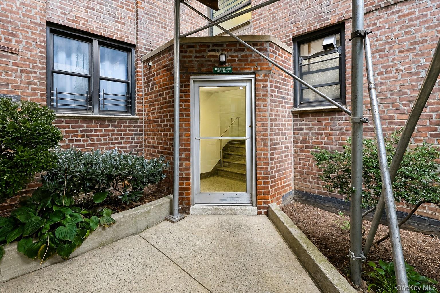 43-40 Union Street 4m Property Photo 2