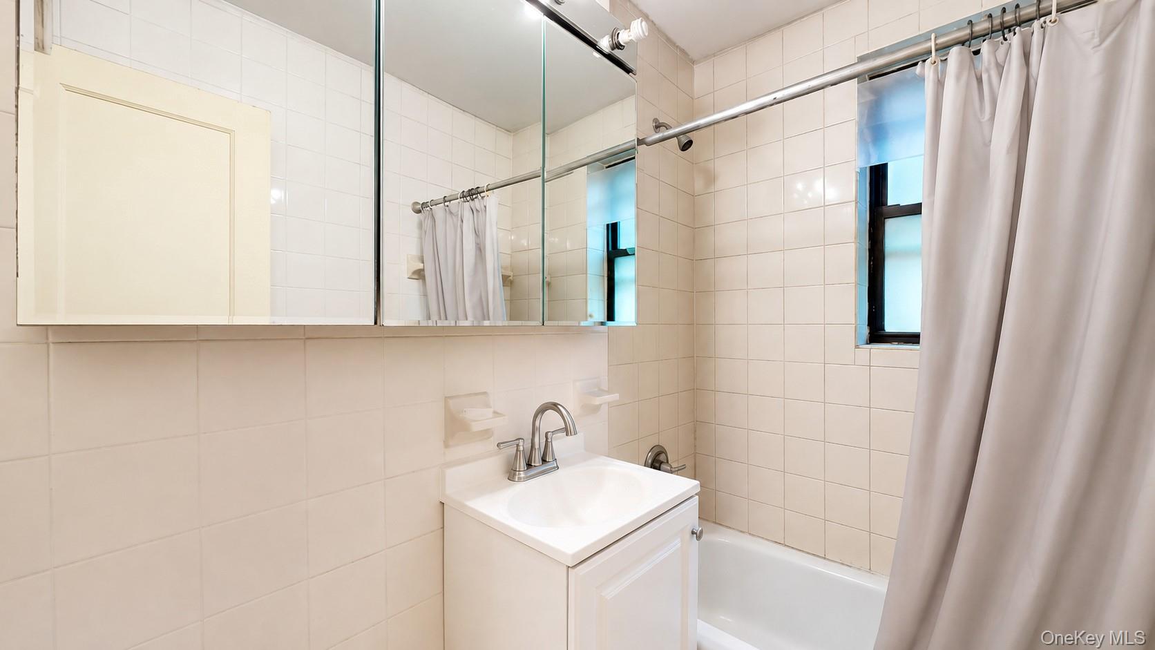 43-40 Union Street 4m Property Photo 15
