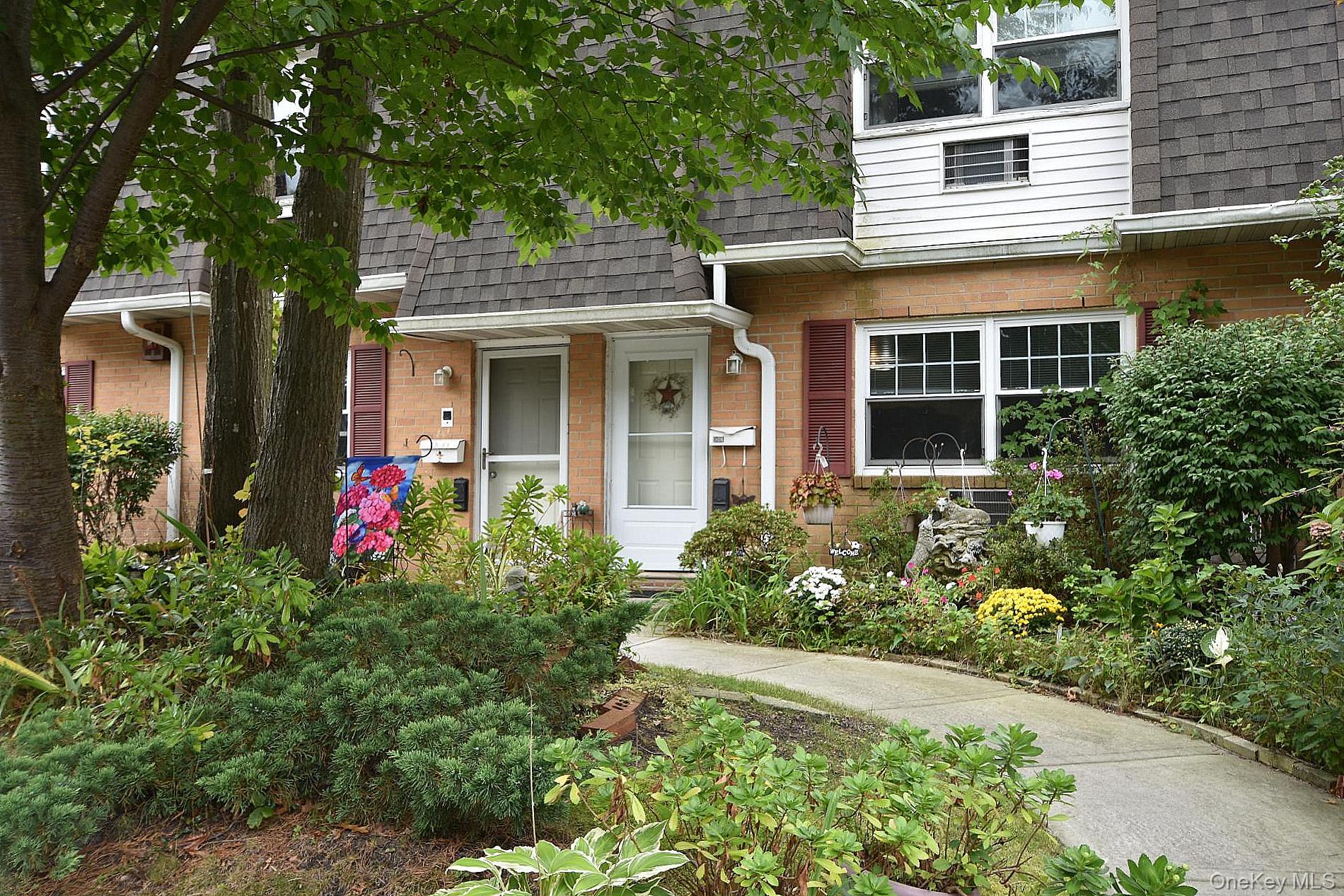 11 Glen Hollow Drive D-64 Property Photo 1