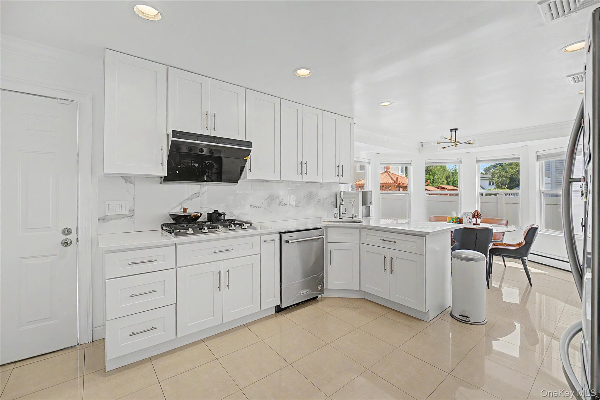 2455 7th Avenue Property Photo 4