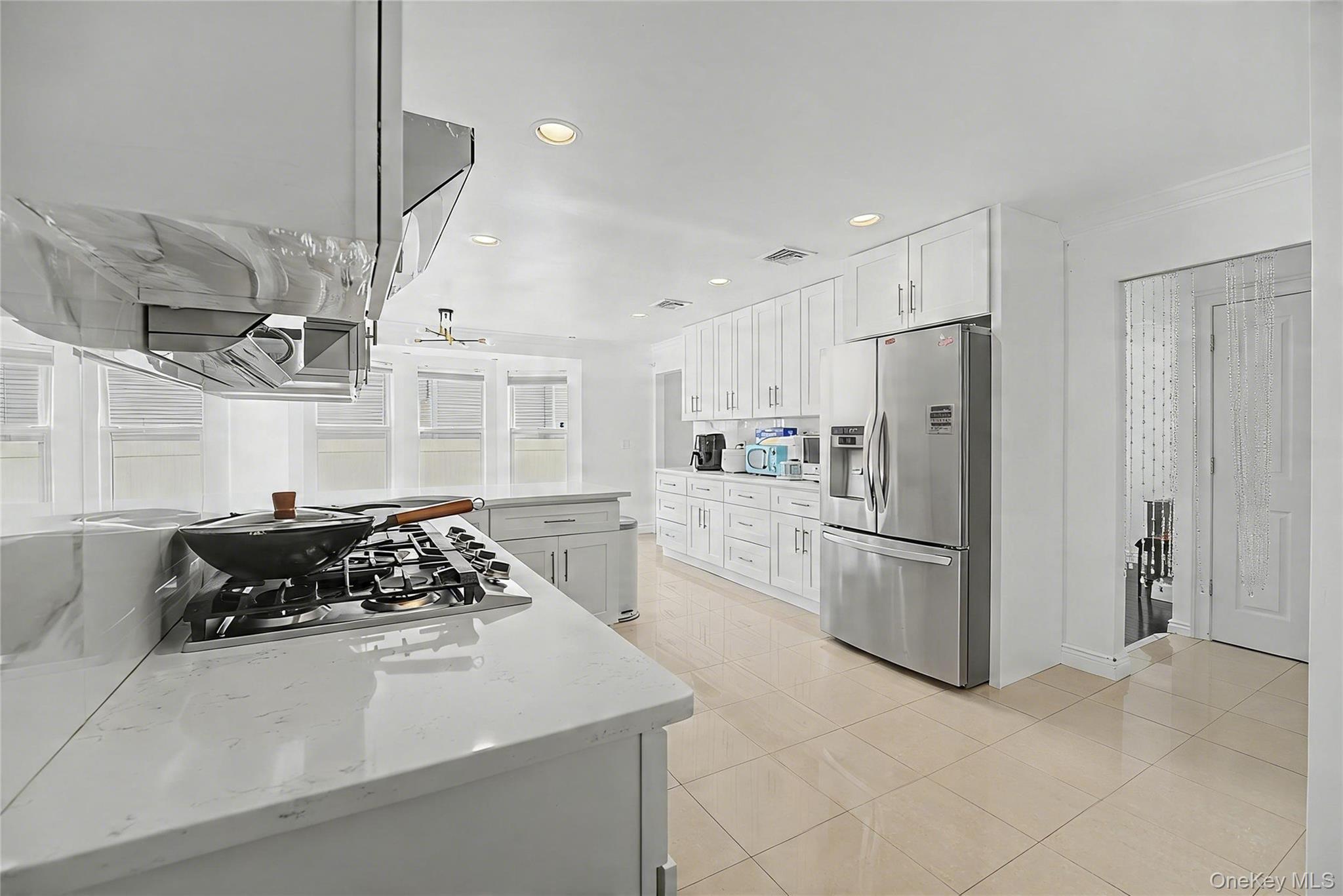 2455 7th Avenue Property Photo 6