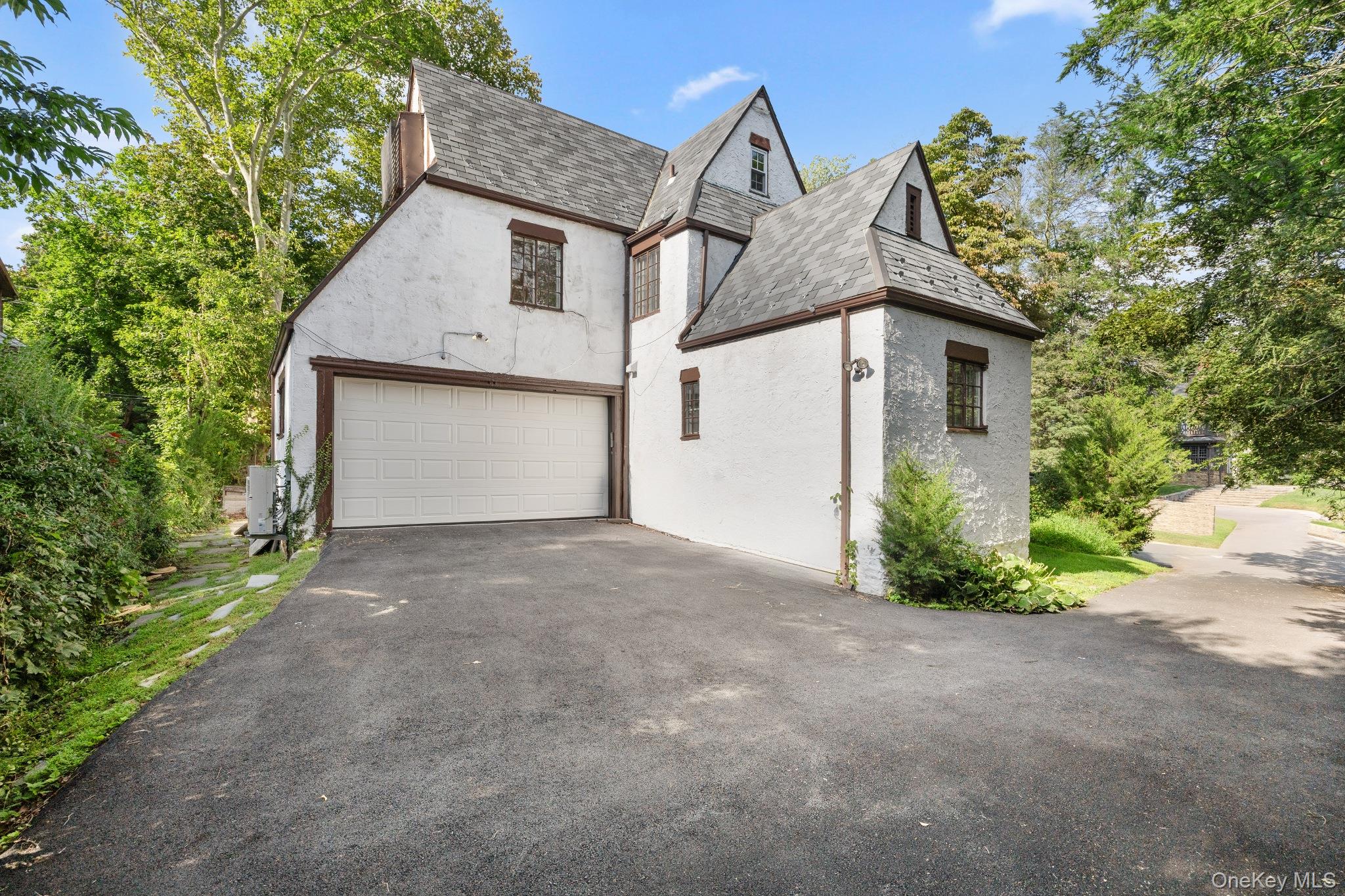 2 Byworth Road Property Photo 4