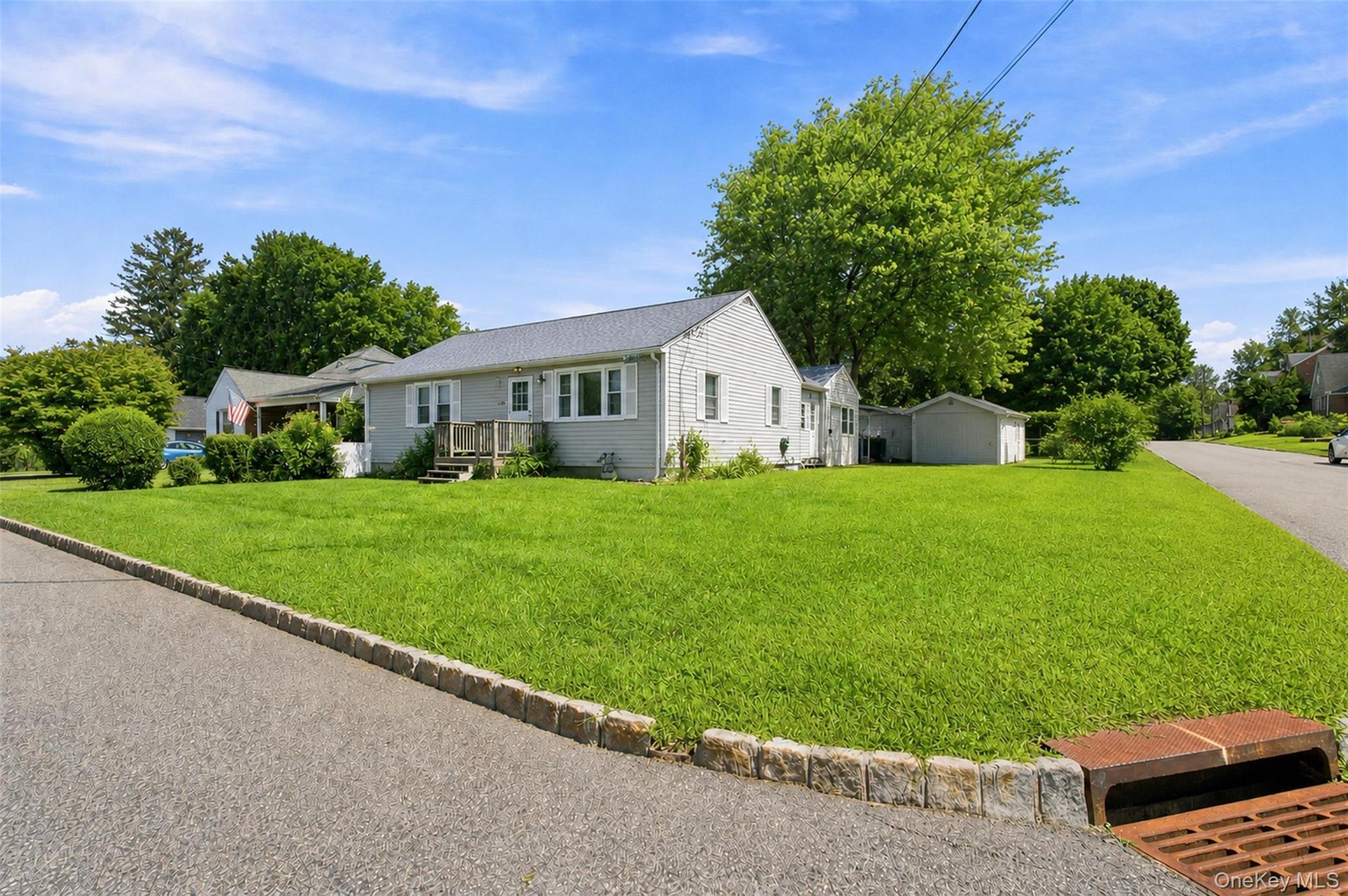 6 Hillside Avenue Property Photo 3