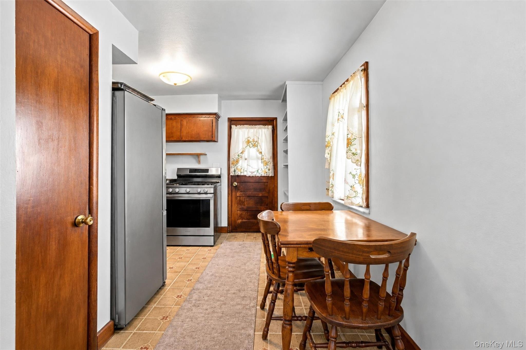 6 Hillside Avenue Property Photo 7
