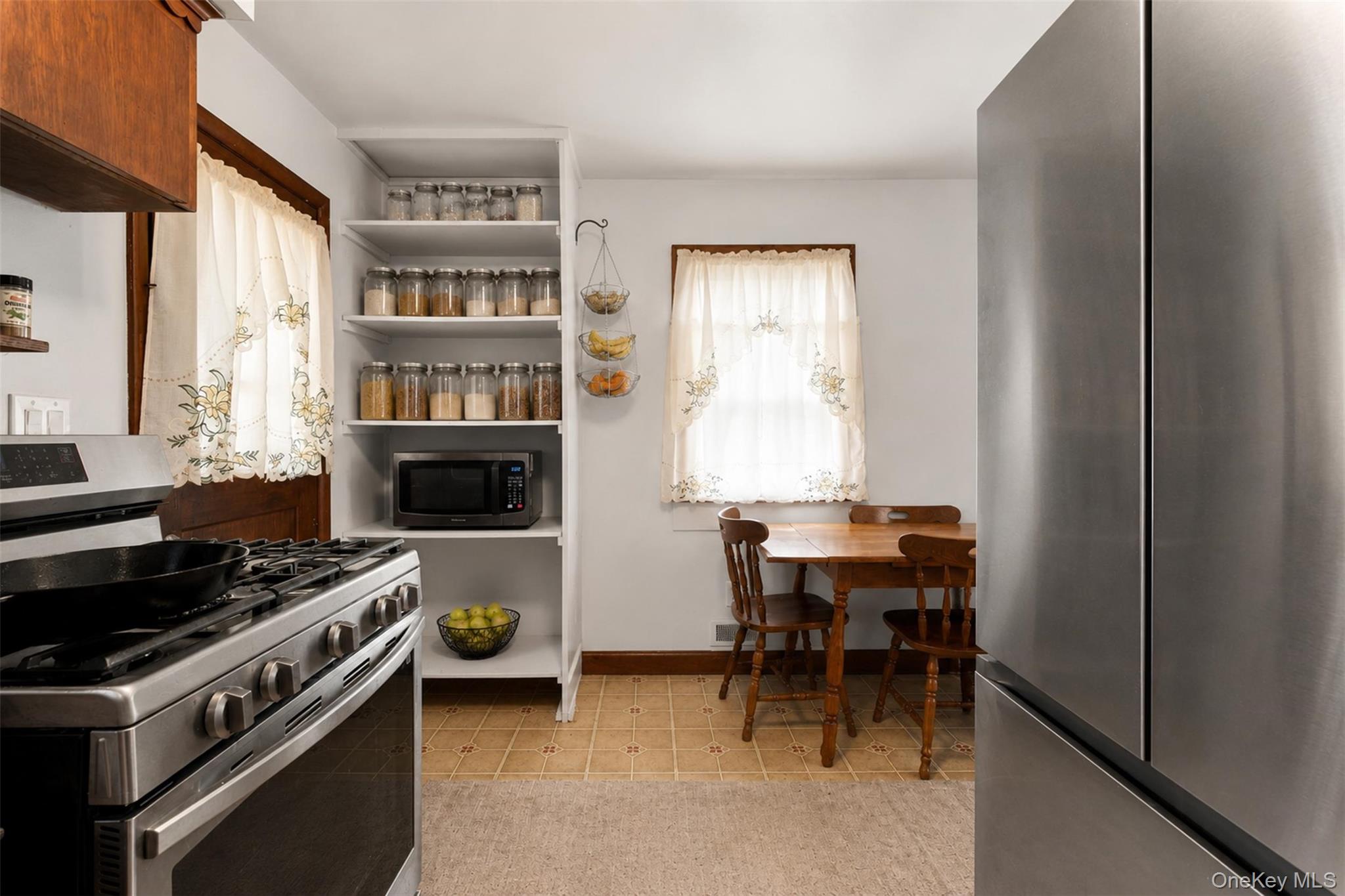 6 Hillside Avenue Property Photo 10