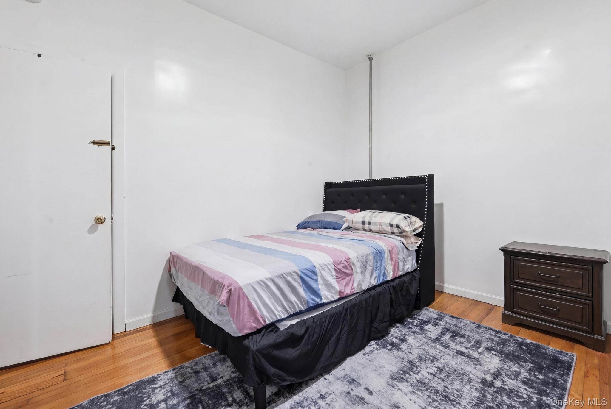 1086 Blake Avenue Property Photo 10