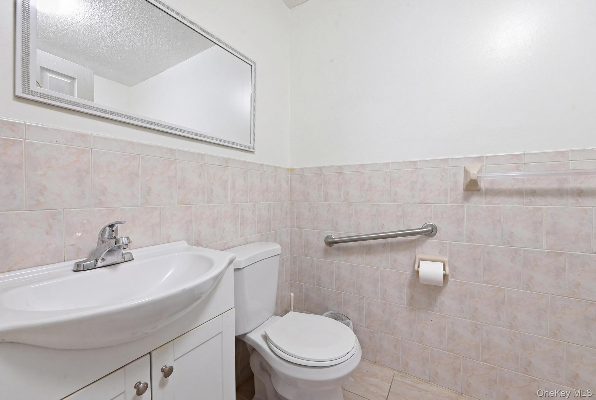 1086 Blake Avenue Property Photo 20