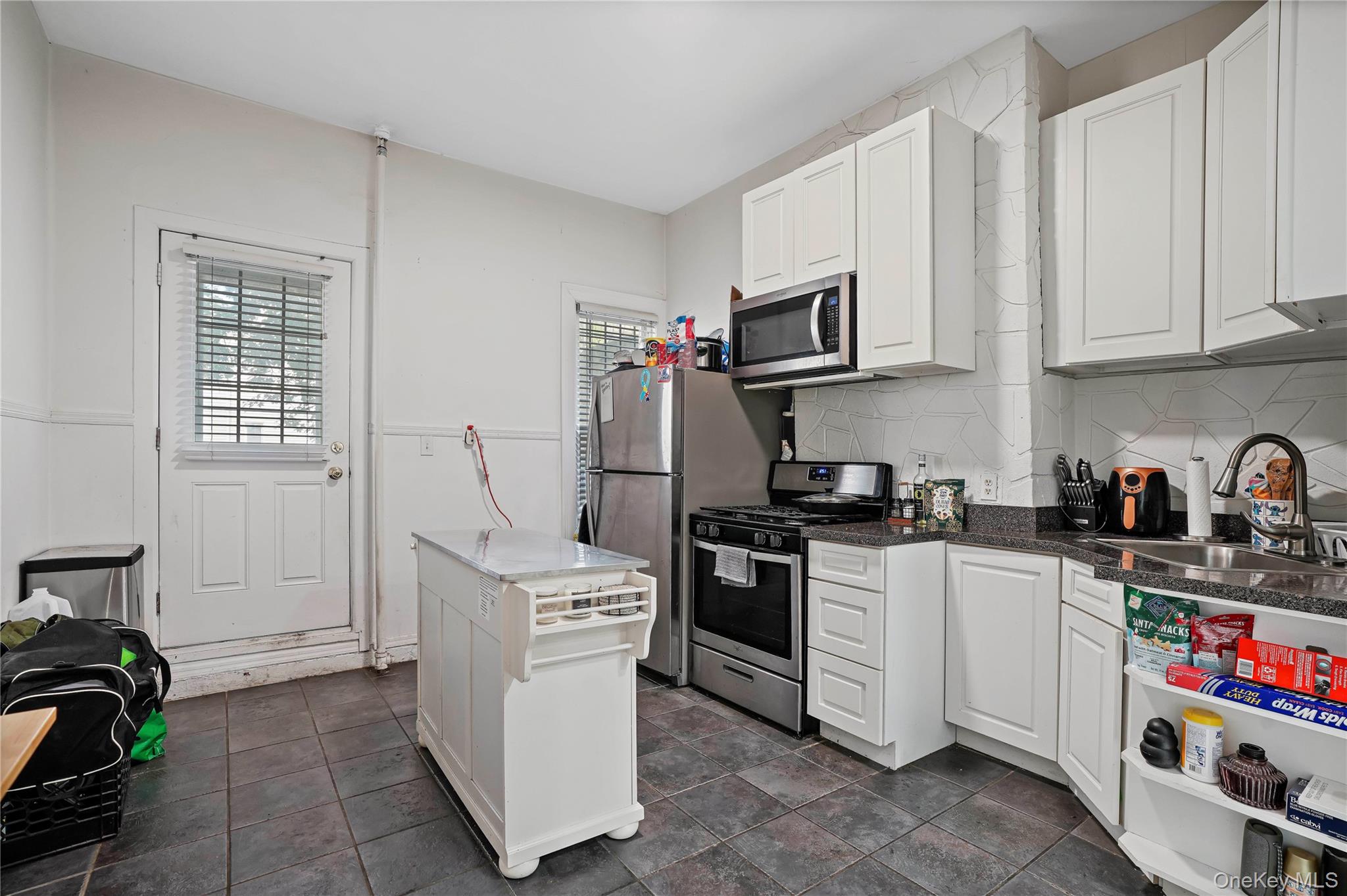 629 E 183rd Street Property Photo 14