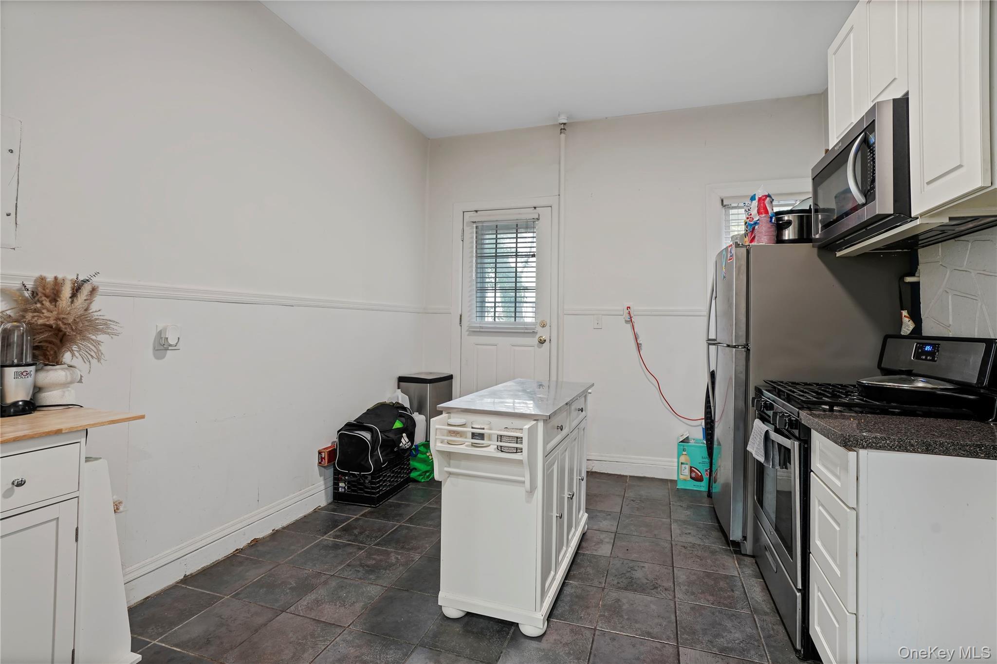 629 E 183rd Street Property Photo 15