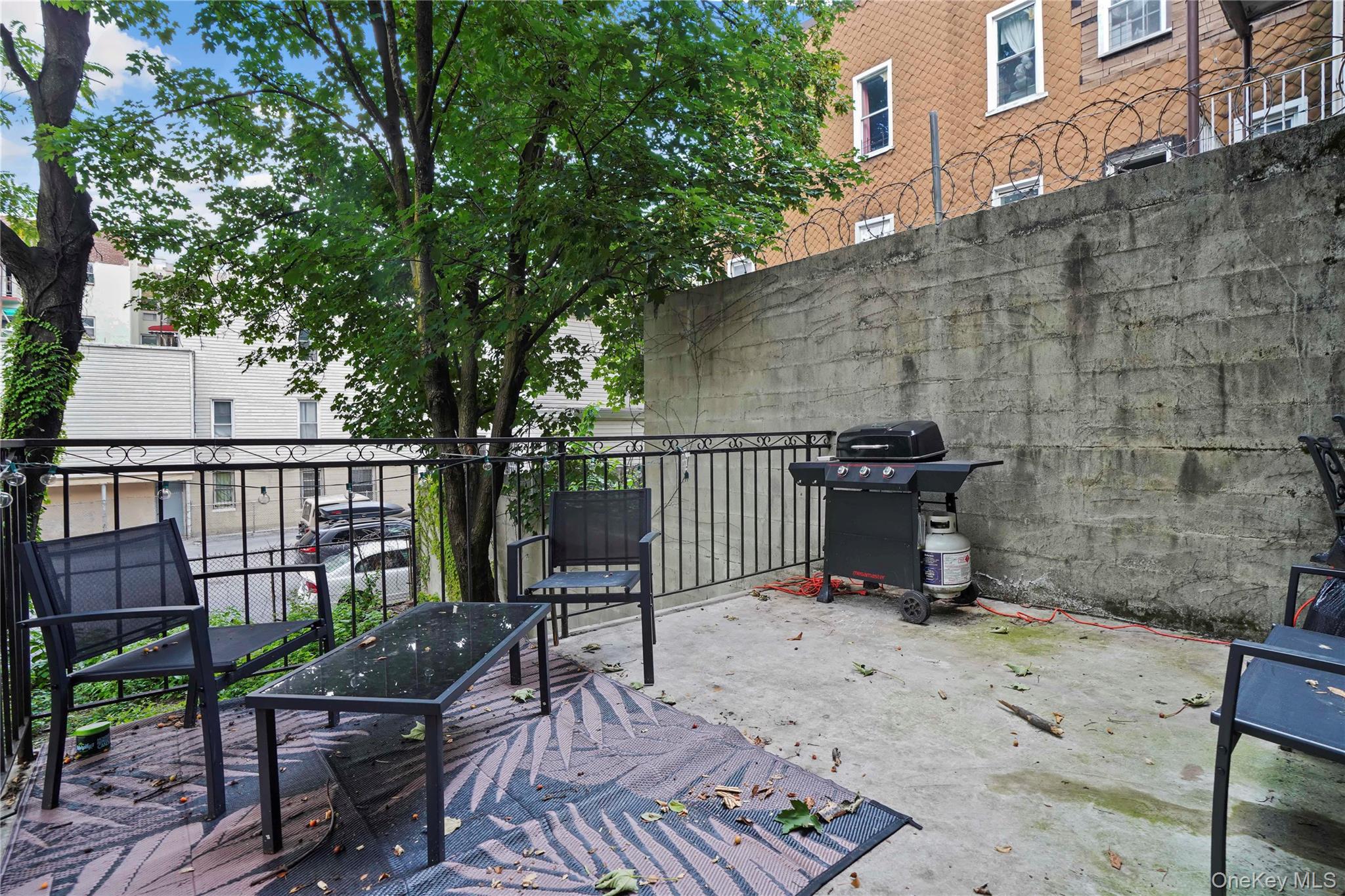 629 E 183rd Street Property Photo 16