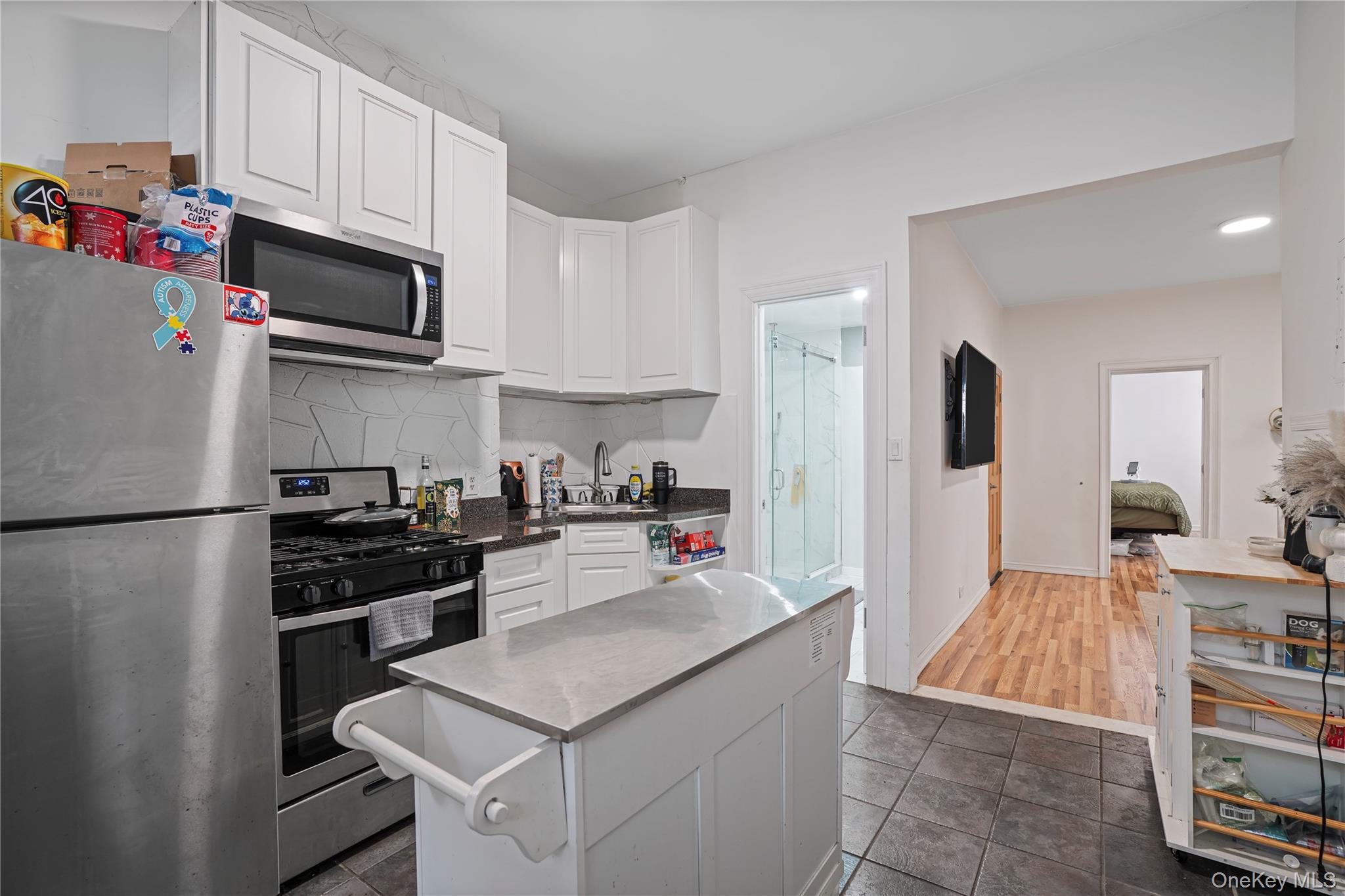 629 E 183rd Street Property Photo 19