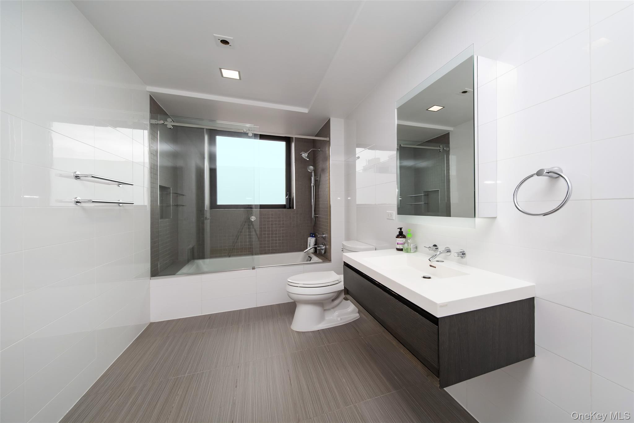 39-16 Prince Street Phb Property Photo 9