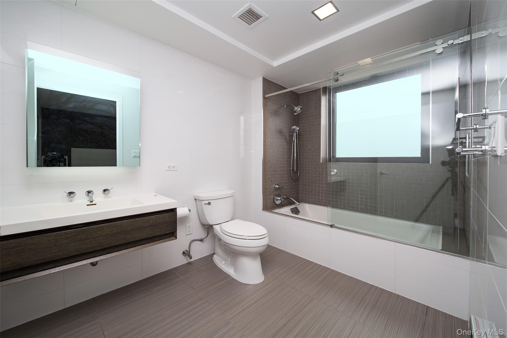 39-16 Prince Street Phb Property Photo 13