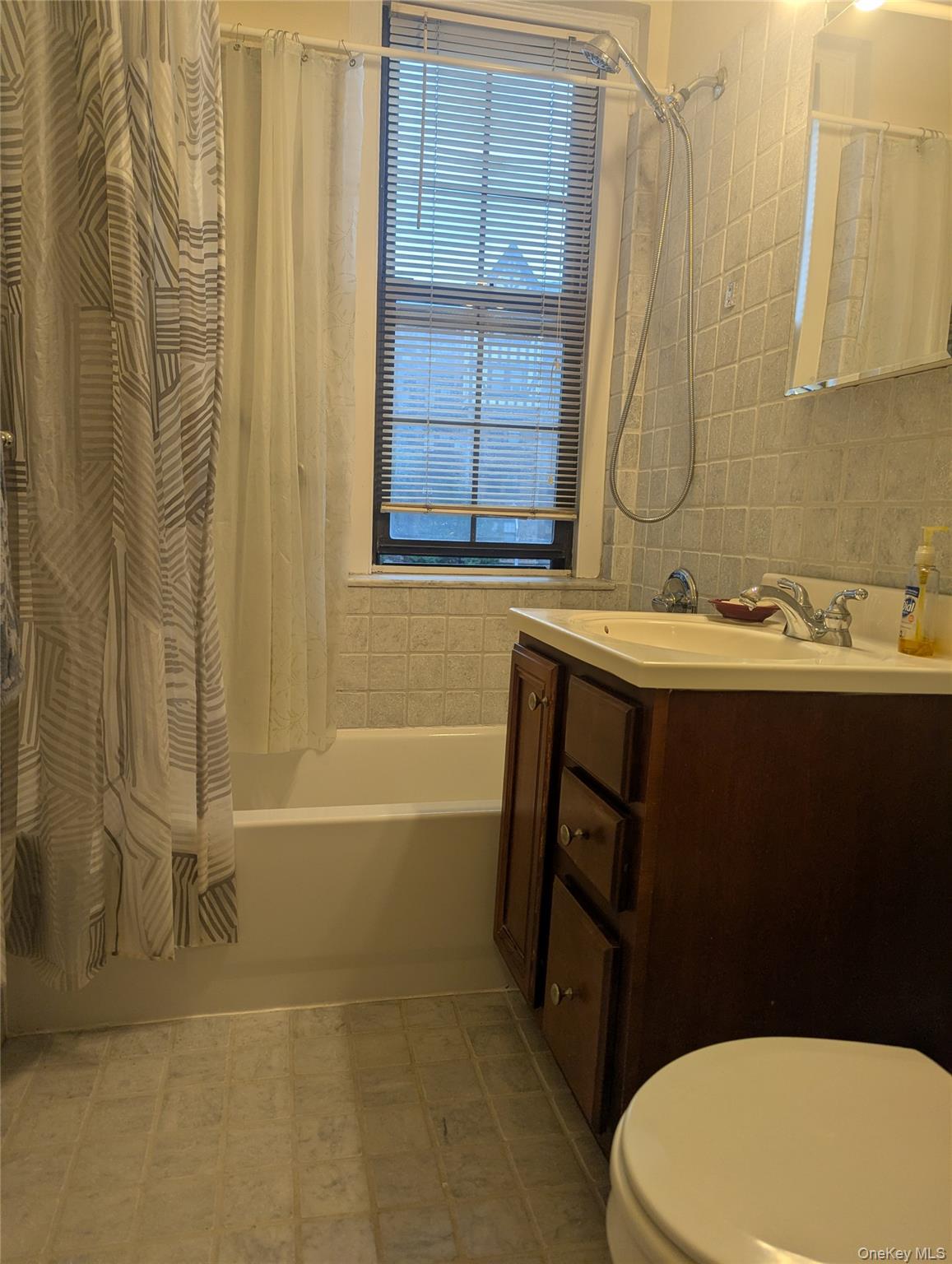 198 Garth Road 3c Property Photo 9