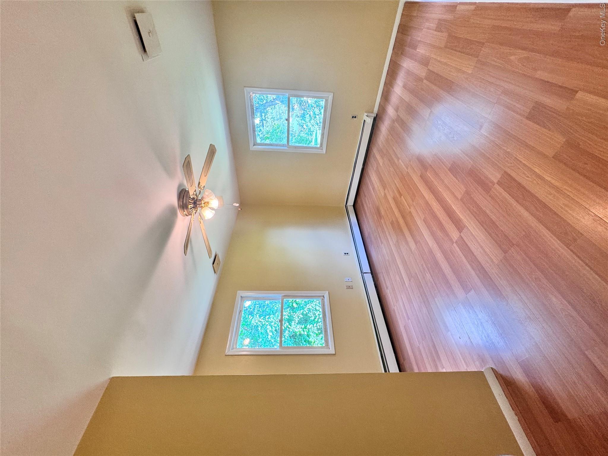 260 Oceanside Street Property Photo 9
