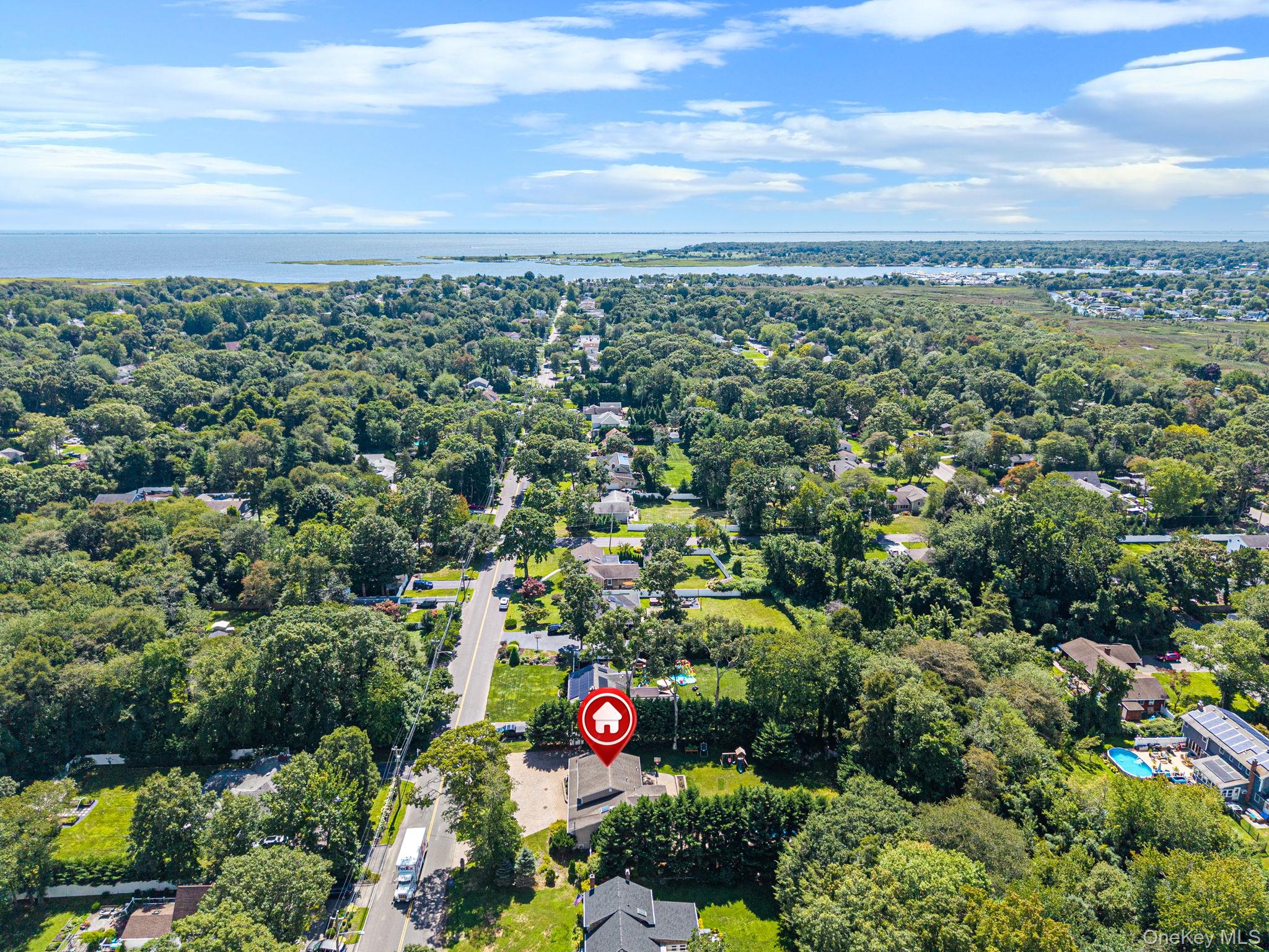 136 Vanderbilt Boulevard Property Photo 4