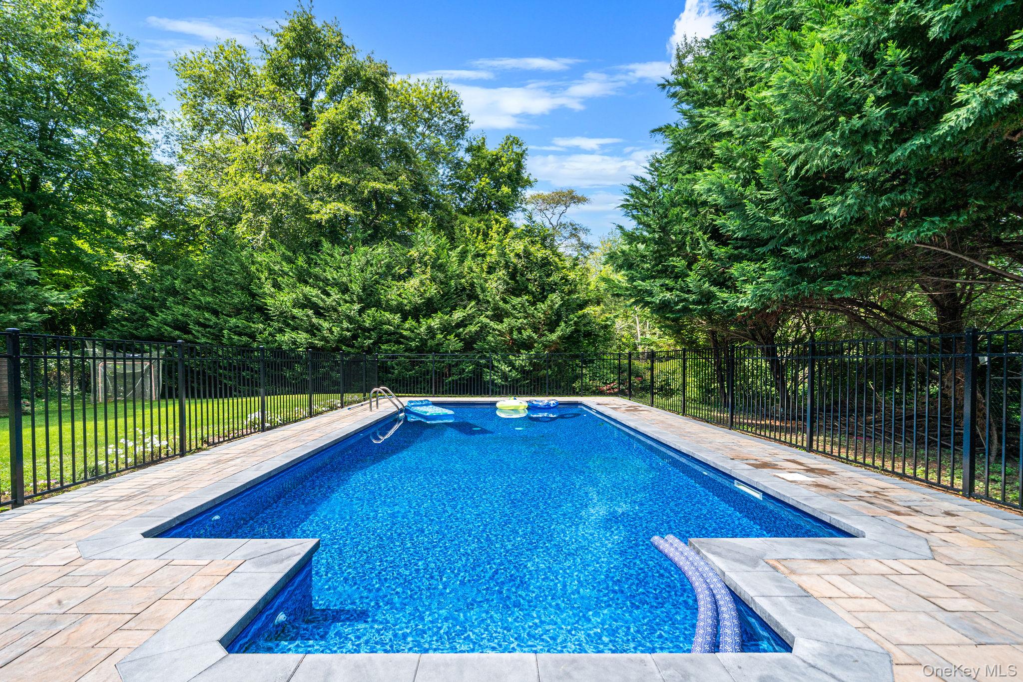 136 Vanderbilt Boulevard Property Photo 10