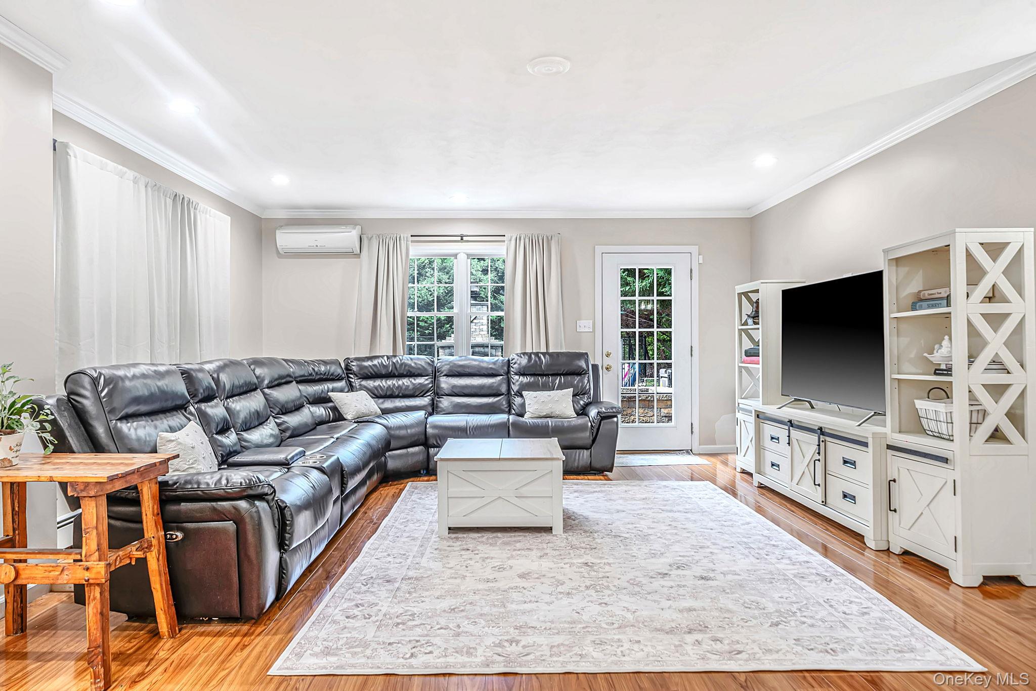 136 Vanderbilt Boulevard Property Photo 22