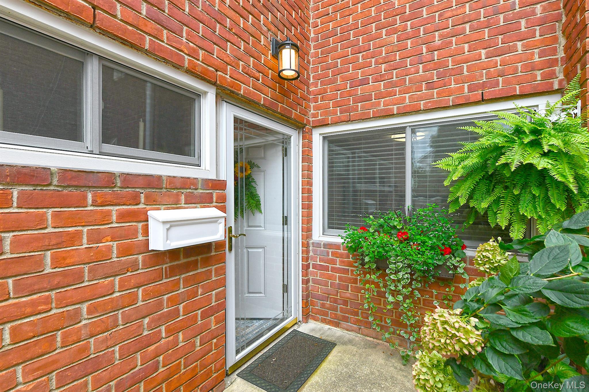 745 Conklin Street 18 Property Photo 3