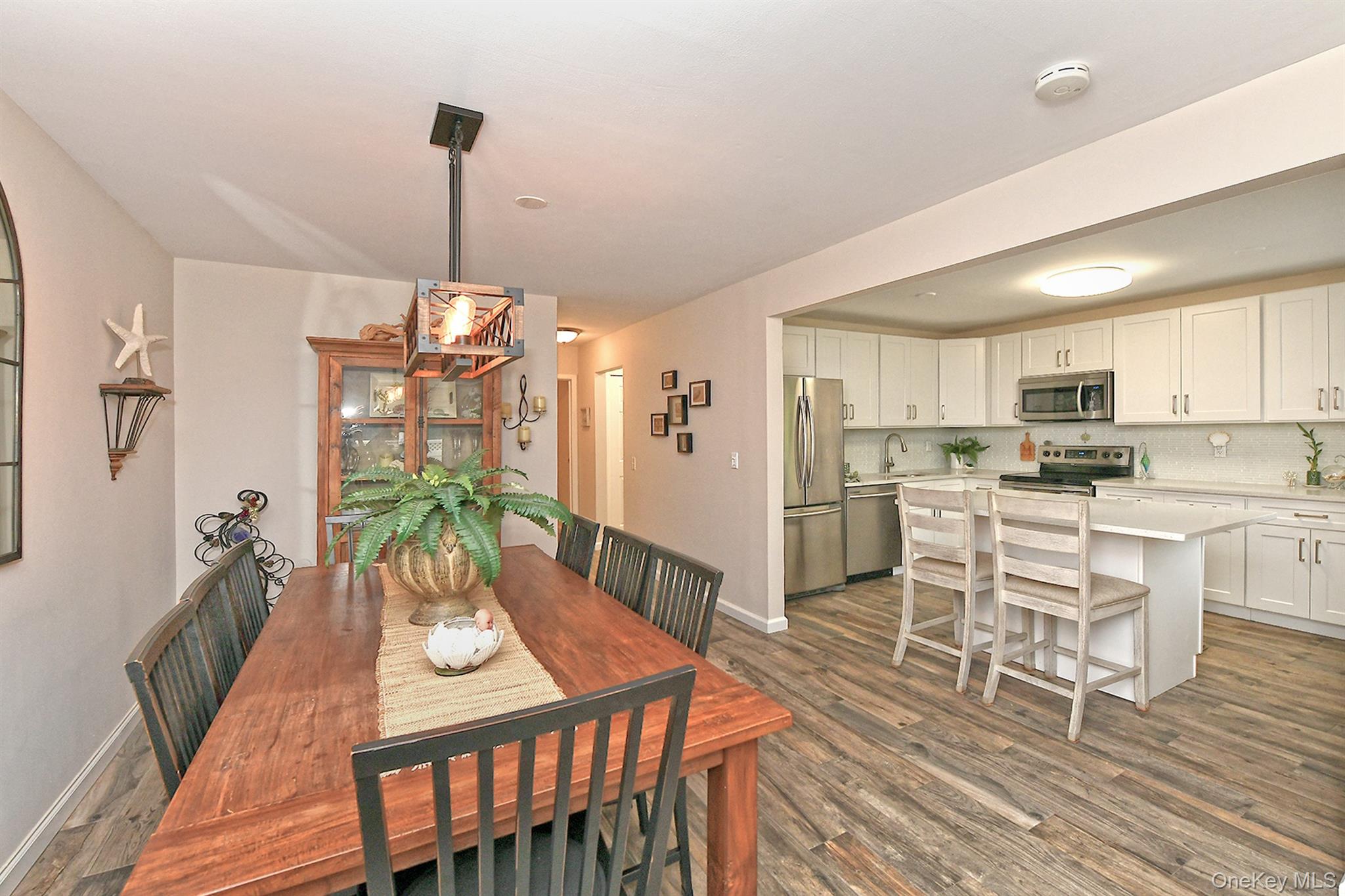 745 Conklin Street 18 Property Photo 9