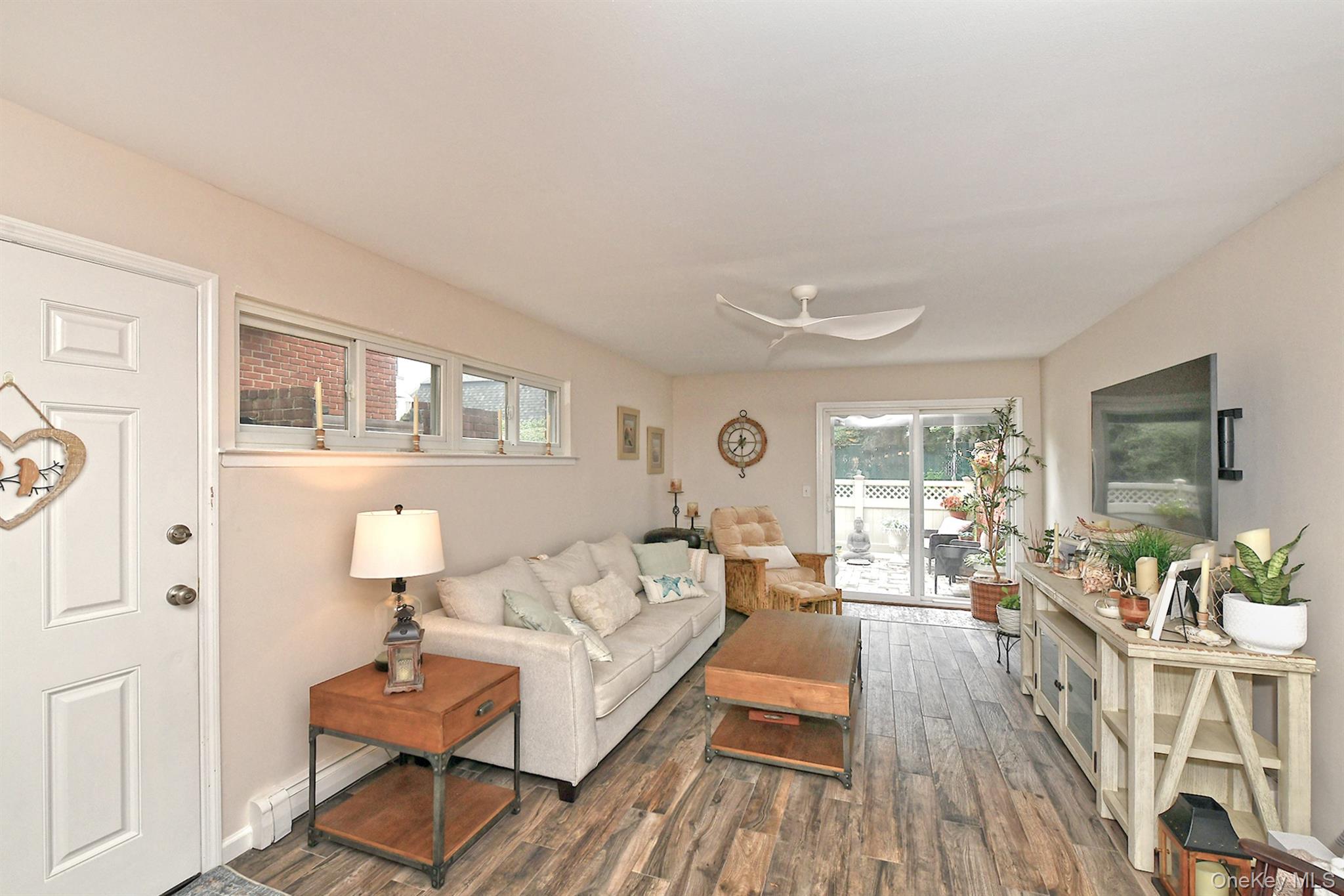 745 Conklin Street 18 Property Photo 12