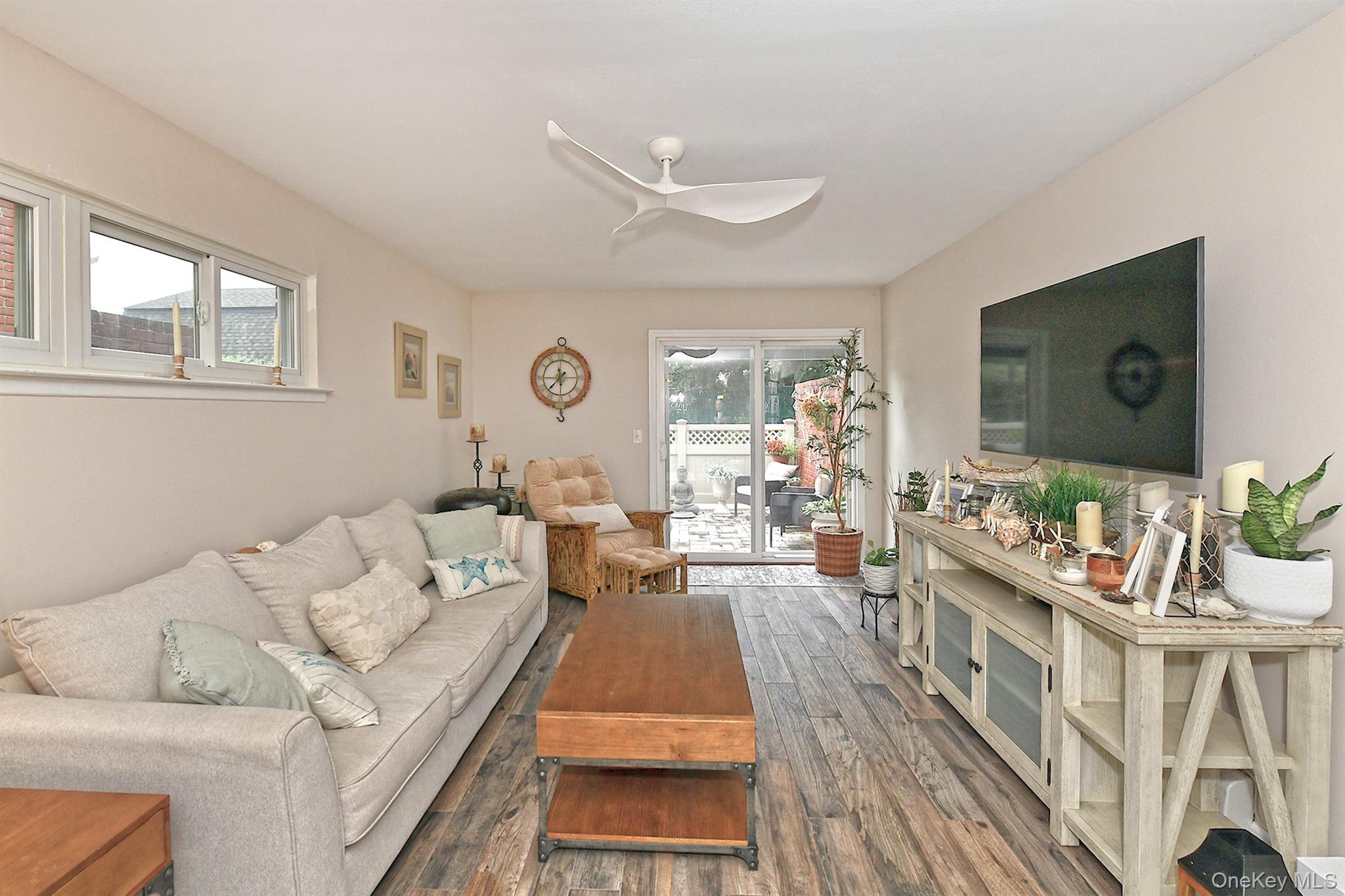 745 Conklin Street 18 Property Photo 13