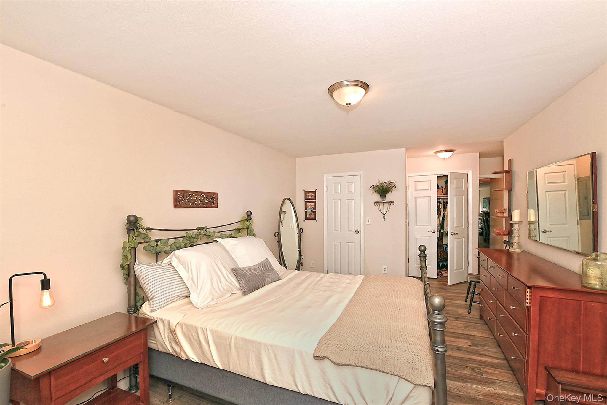 745 Conklin Street 18 Property Photo 16