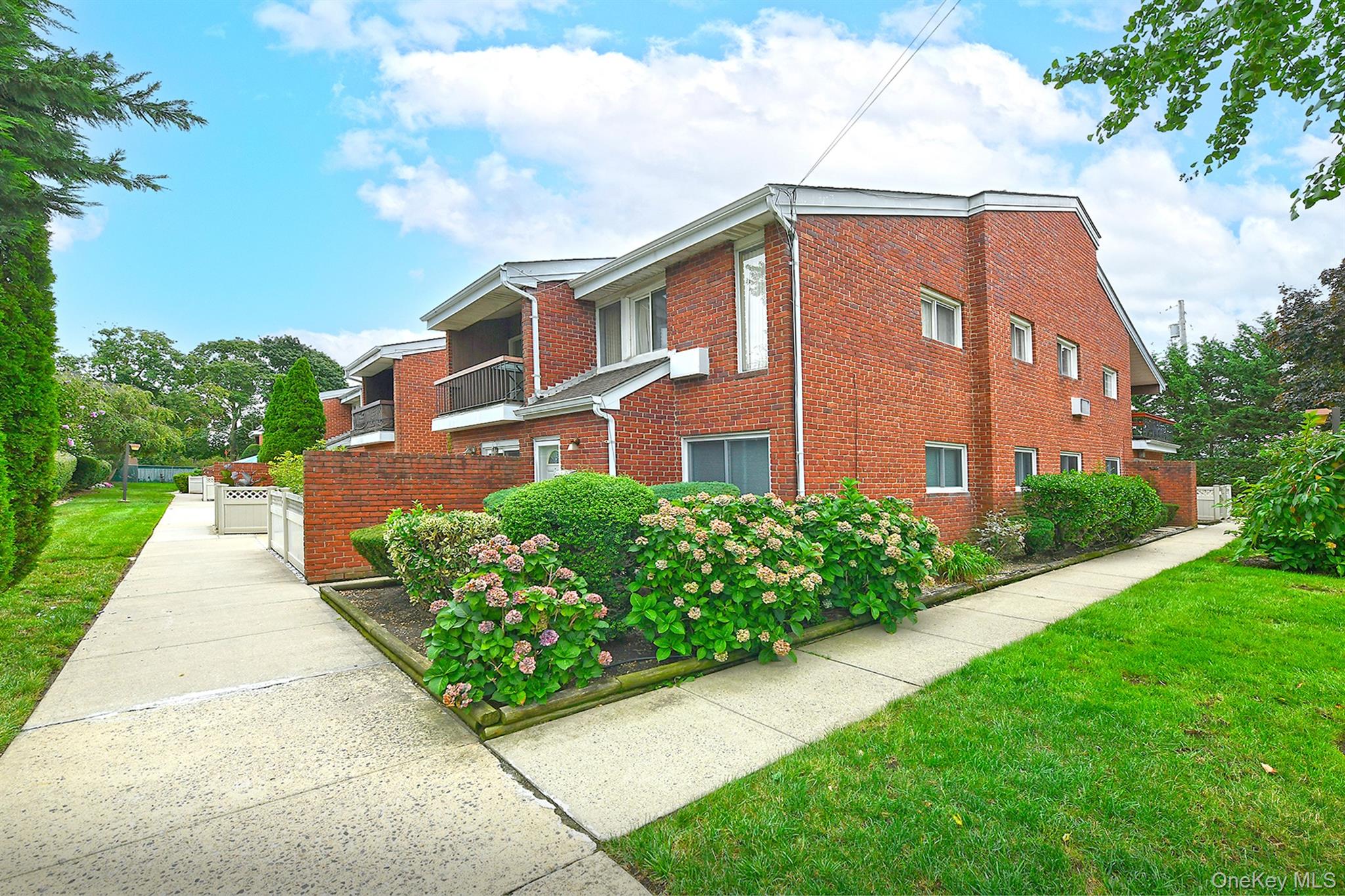 745 Conklin Street 18 Property Photo 23