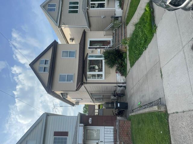 88-27 Aubery Ave. Property Photo 2