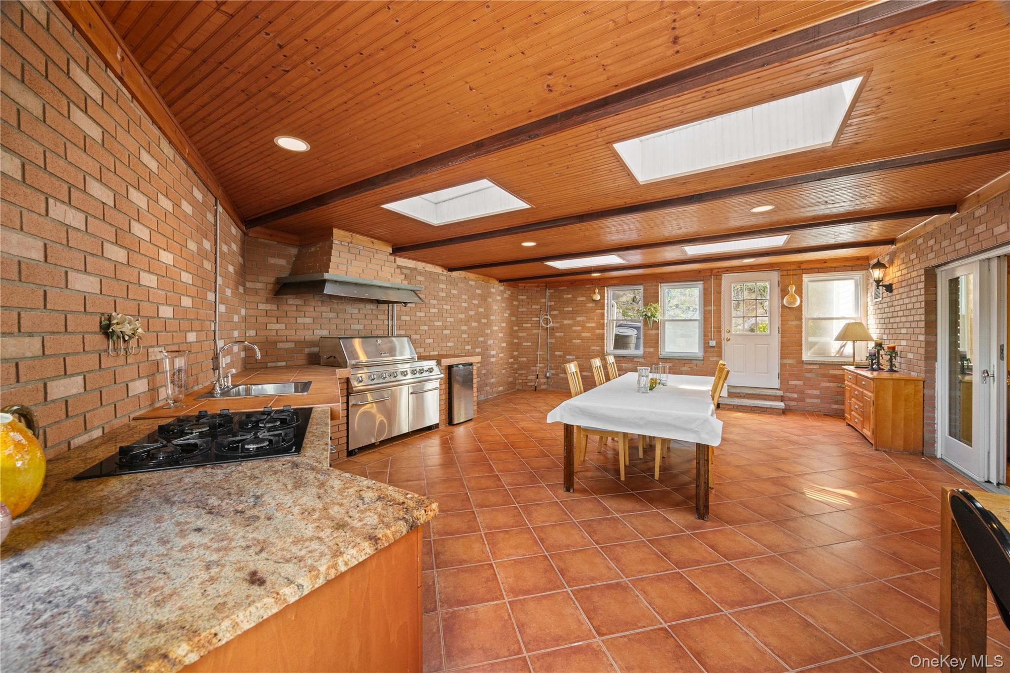 81 Avondale Road Property Photo 33