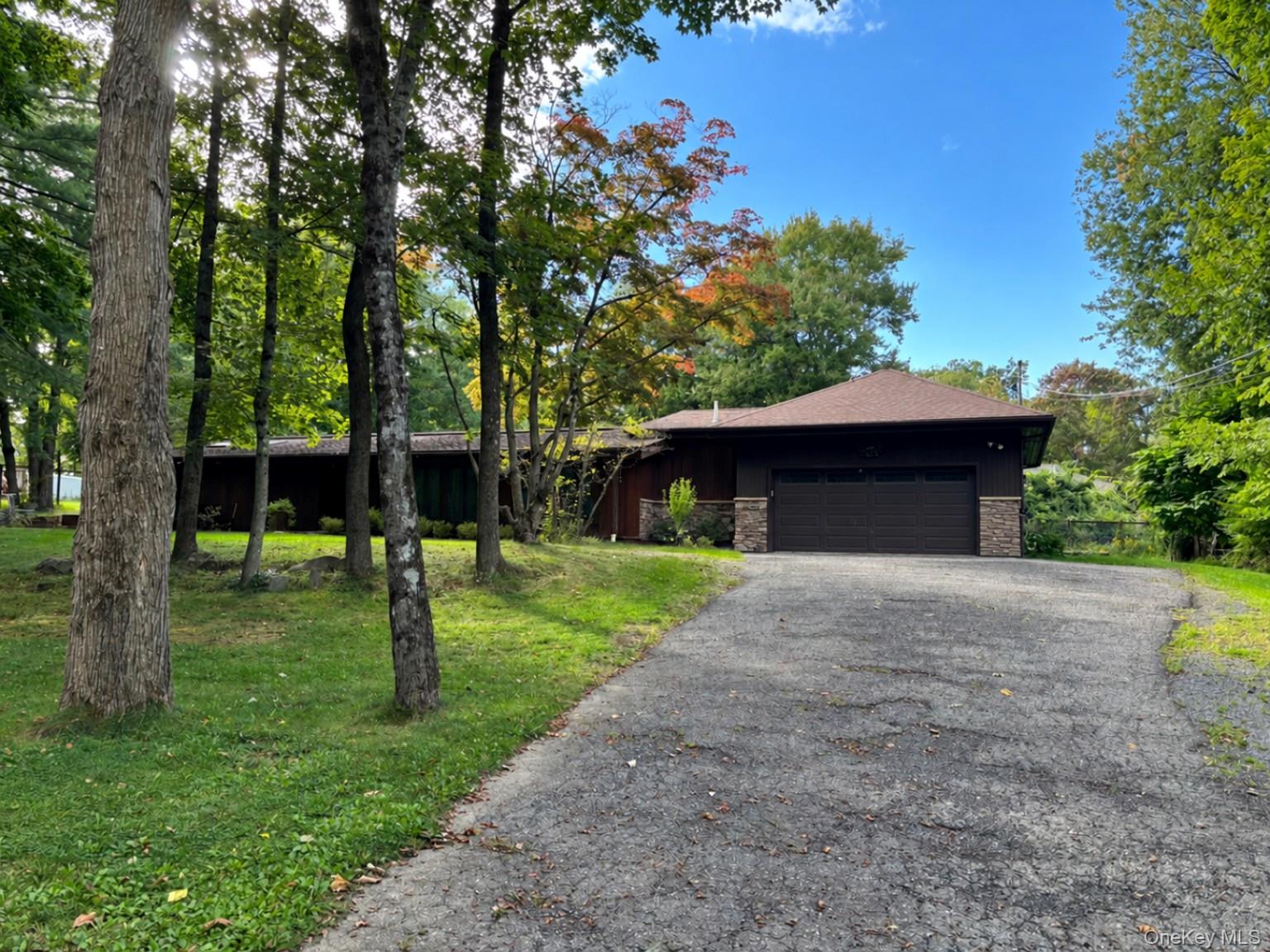 43 Tephanic Avenue Property Photo 1