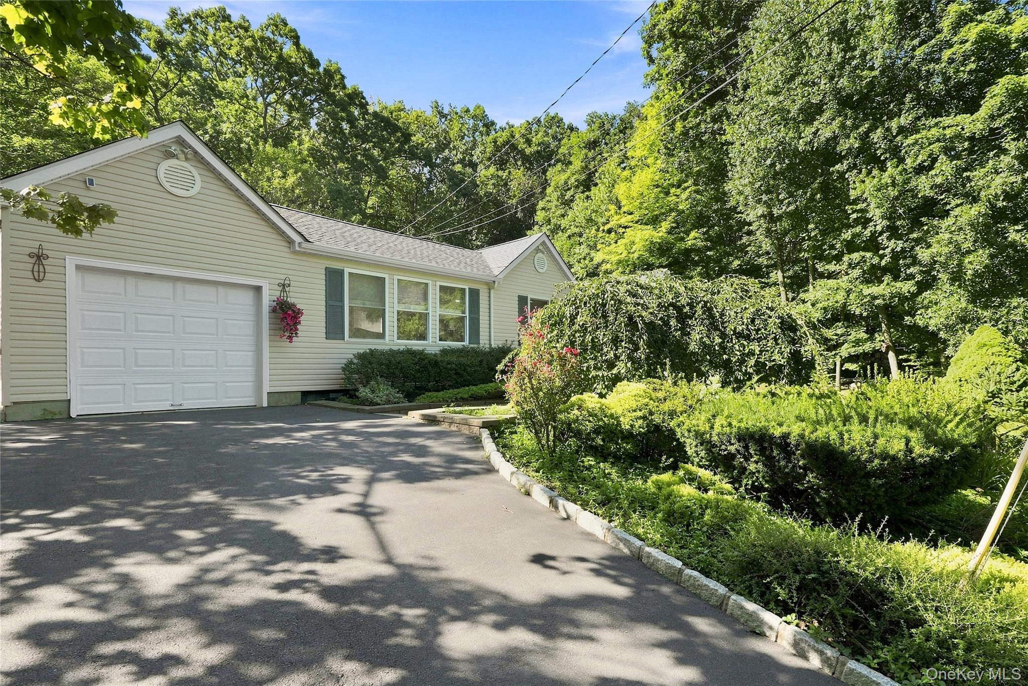 5 Mountain Drive Property Photo 3