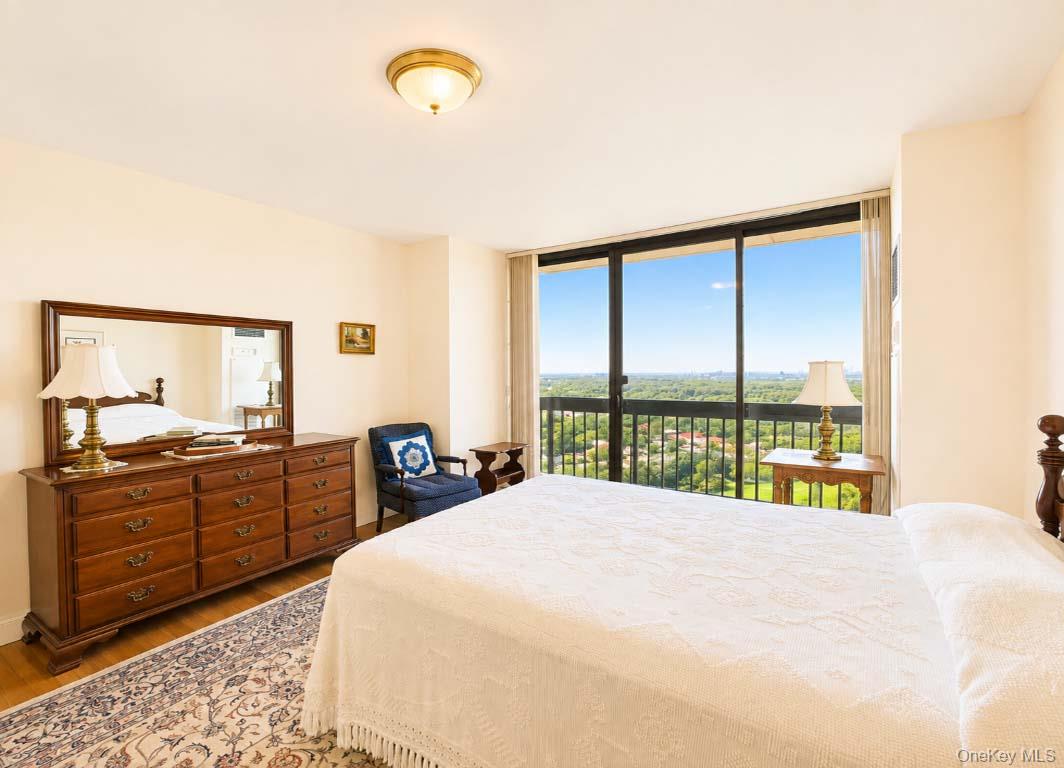 26910 Grand Central Parkway 30d Property Photo 18
