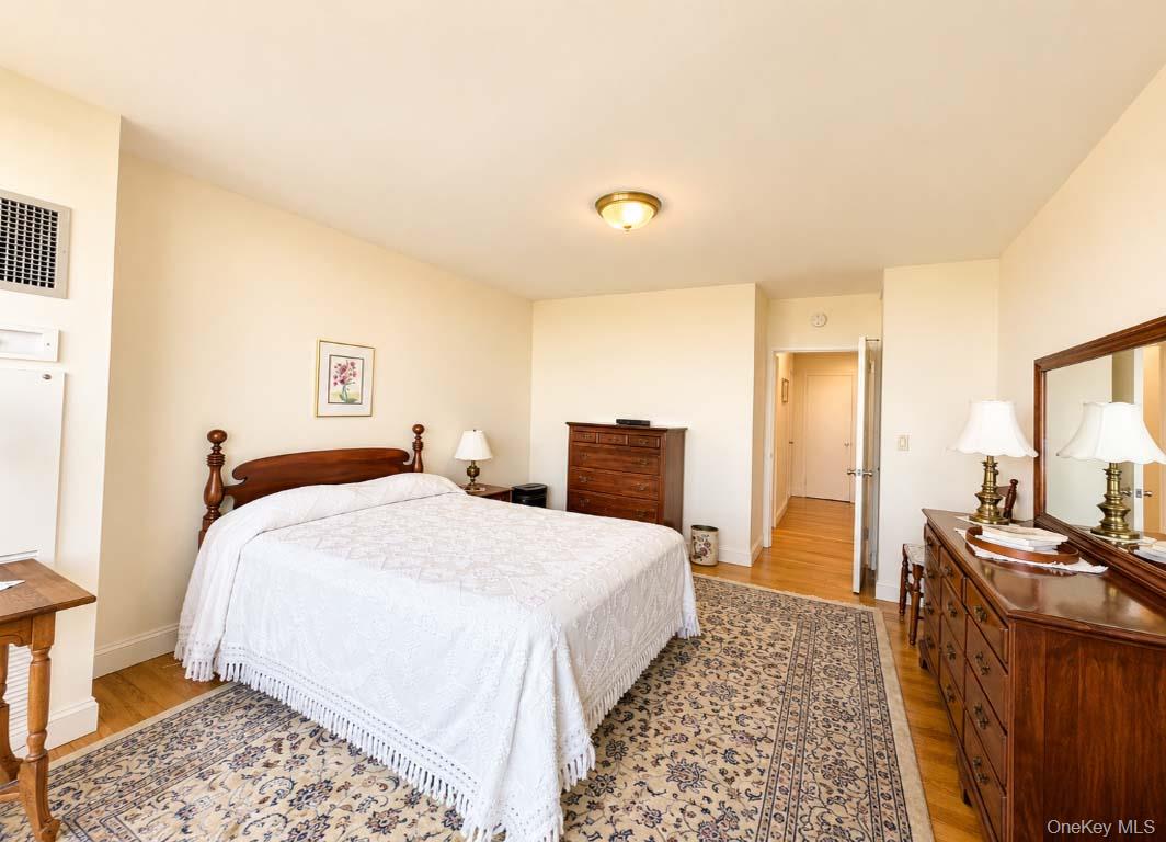 26910 Grand Central Parkway 30d Property Photo 19