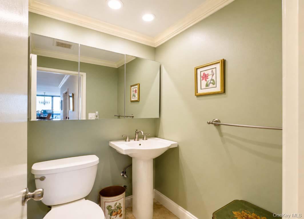 26910 Grand Central Parkway 30d Property Photo 23