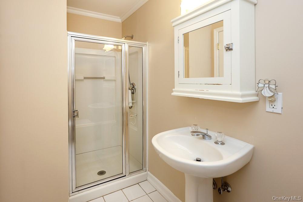 1039 Savoy Drive Property Photo 14