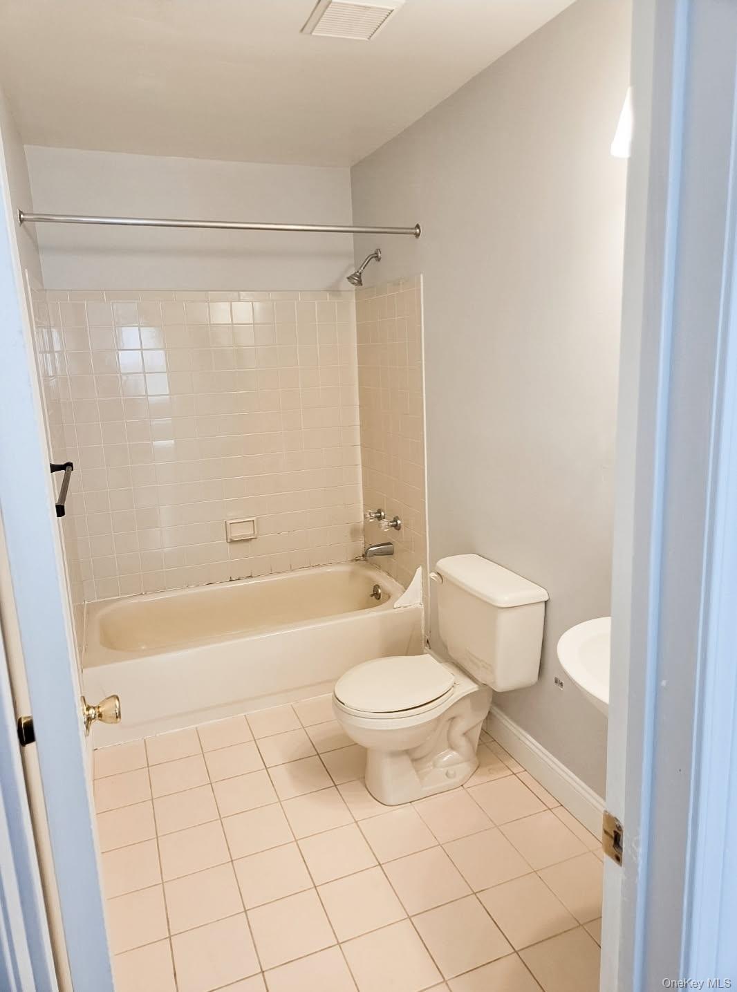 41 Maple Wing Boulevard Property Photo 6