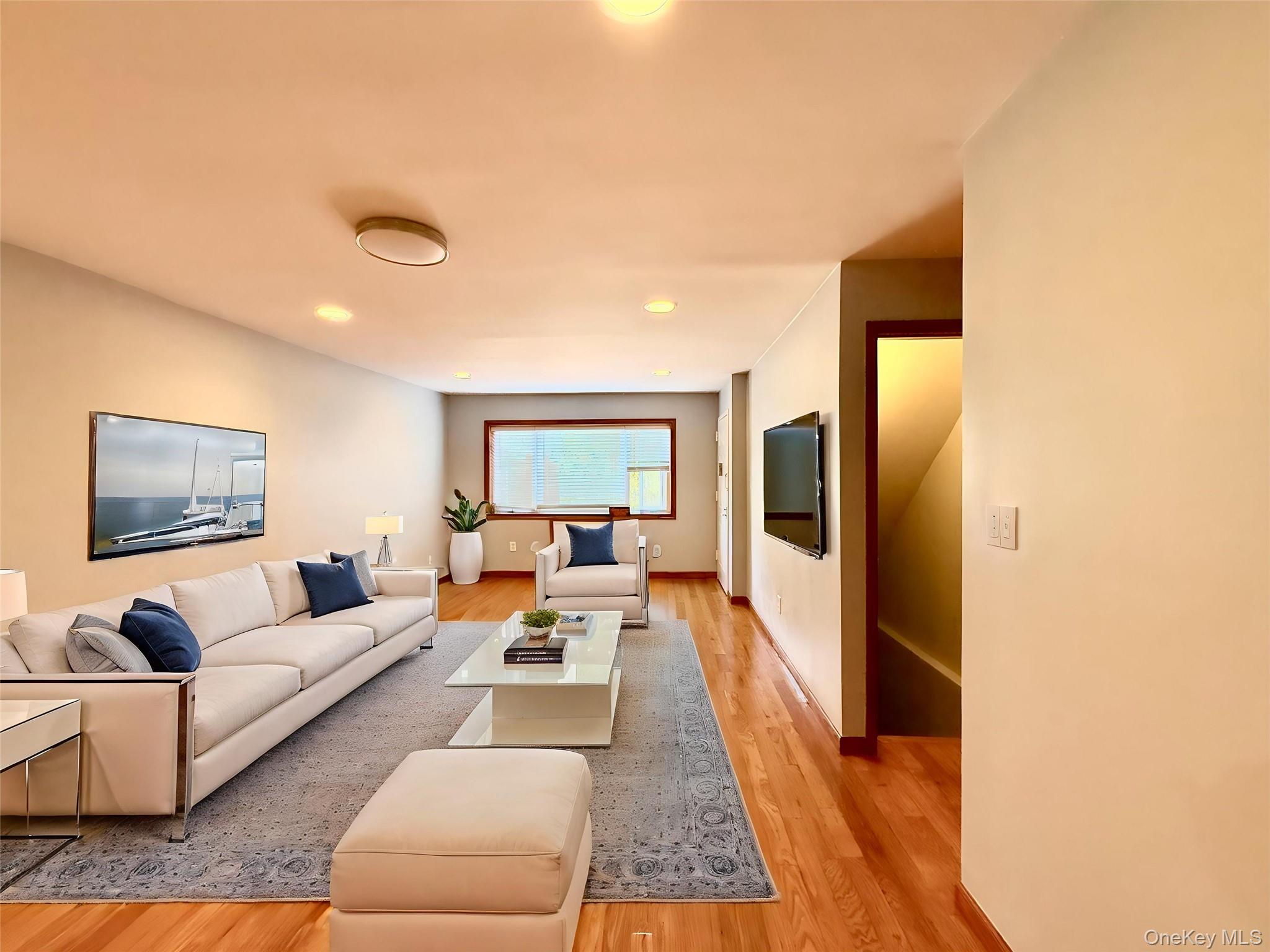 6542 Metropolitan Avenue Property Photo 3
